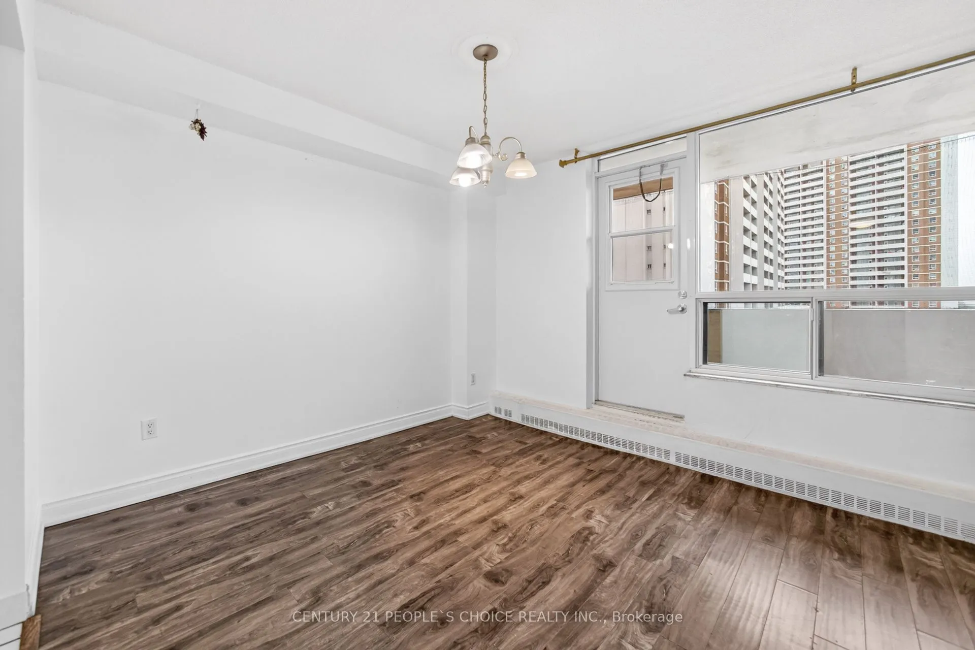 3390 Weston Road #902