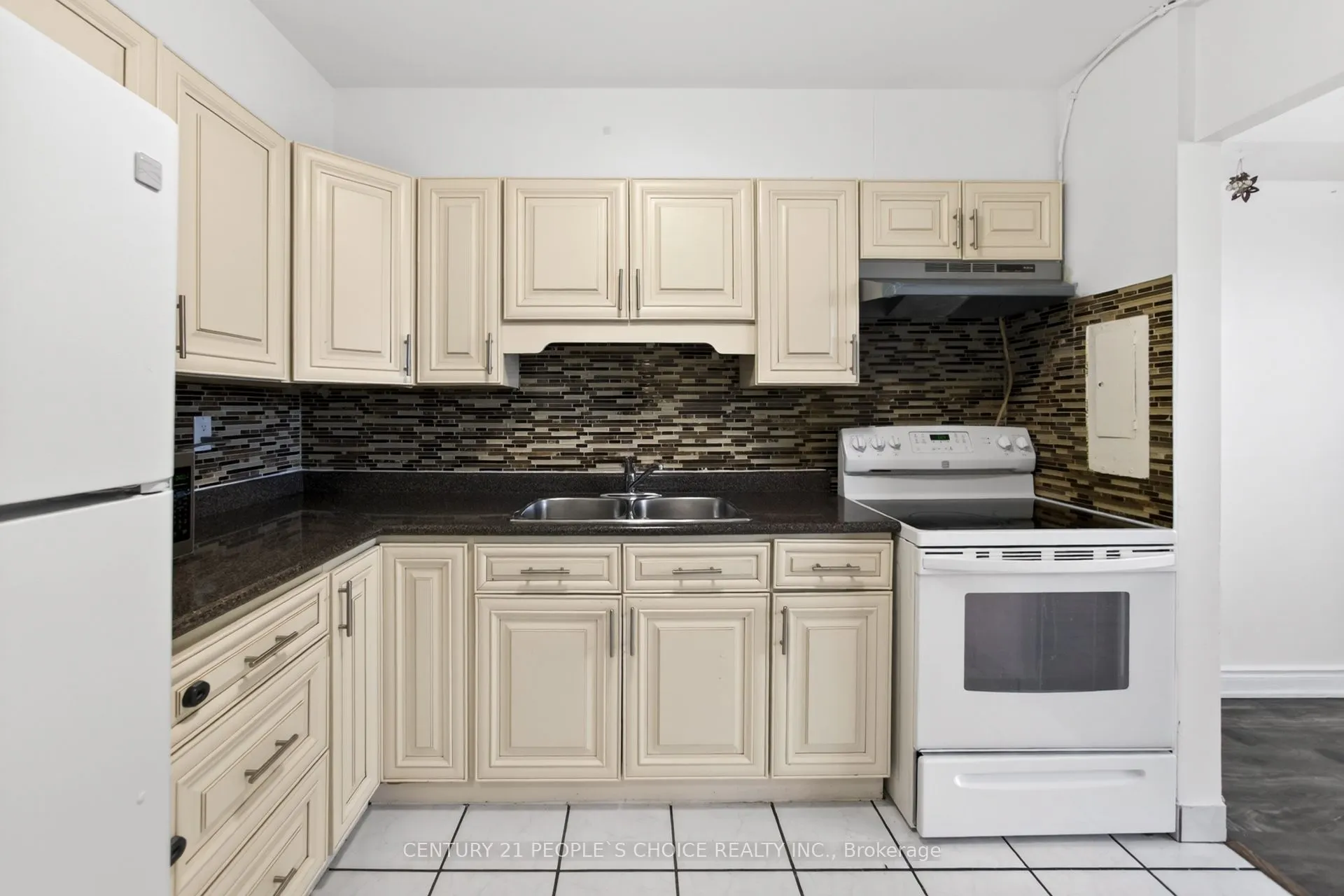 3390 Weston Road #902