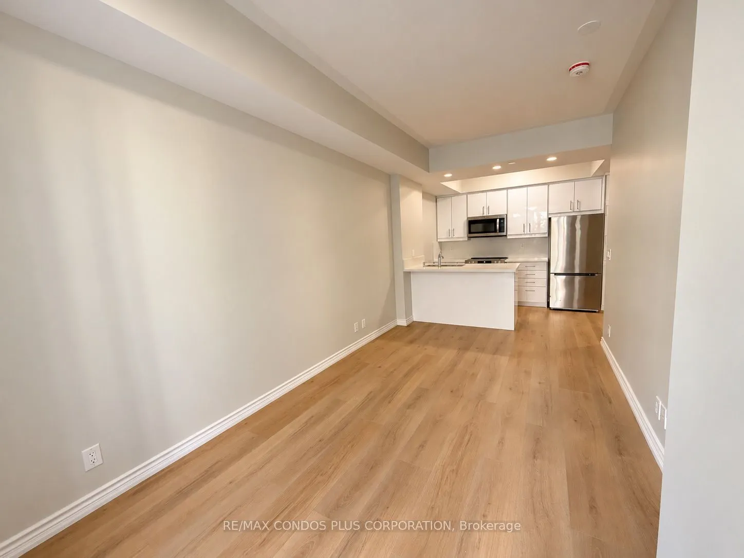 90 Eastwood Park Gardens #Unit 8