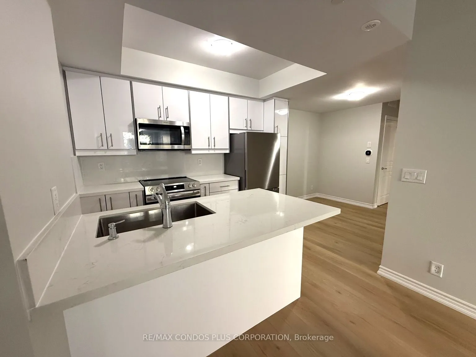 90 Eastwood Park Gardens #Unit 8