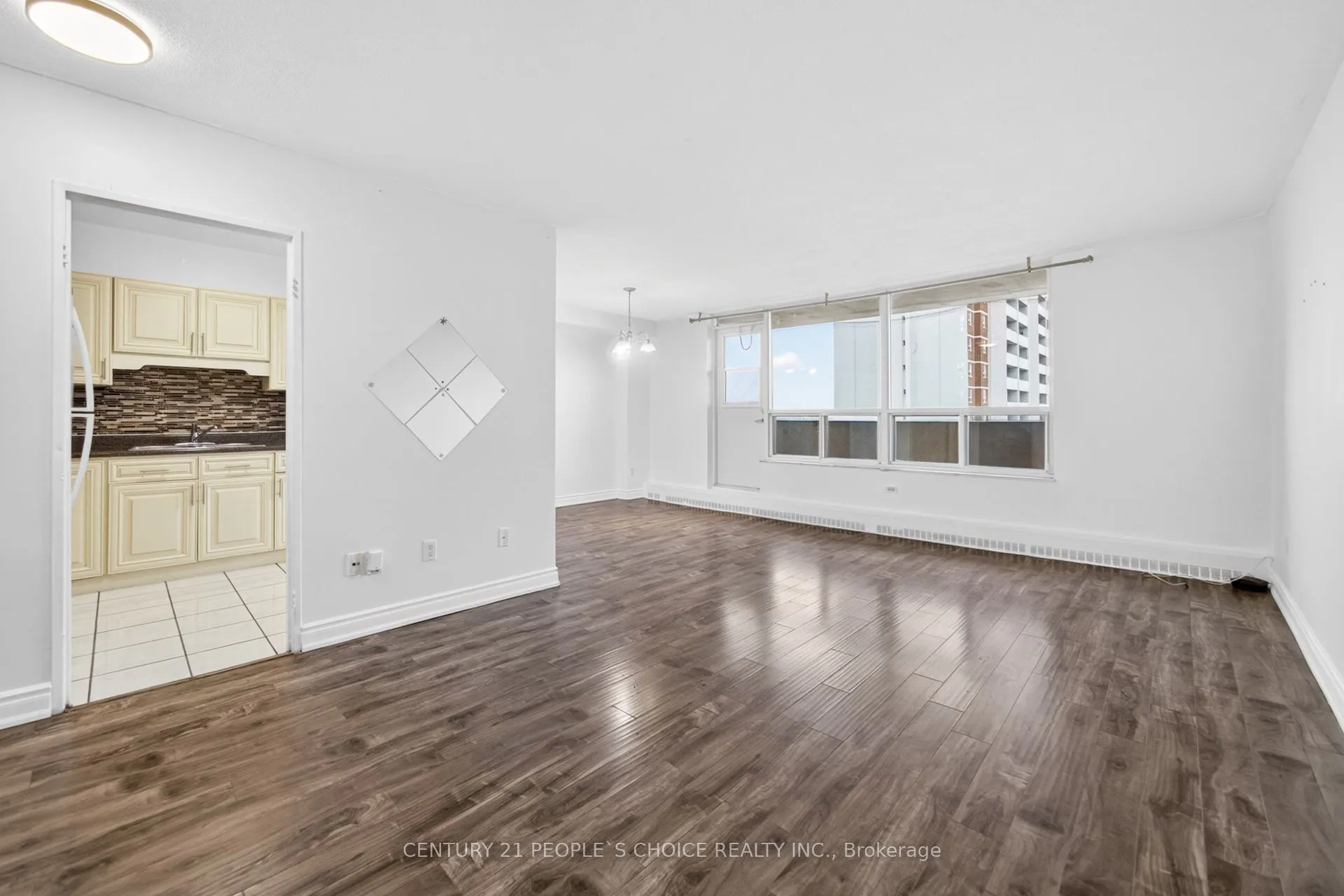 3390 Weston Road #902