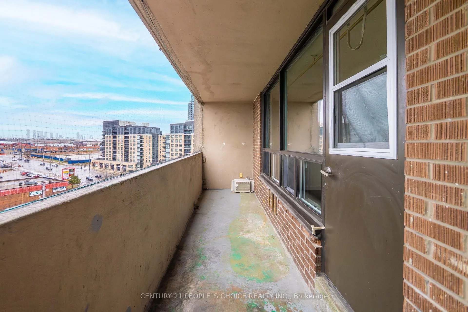 3390 Weston Road #902