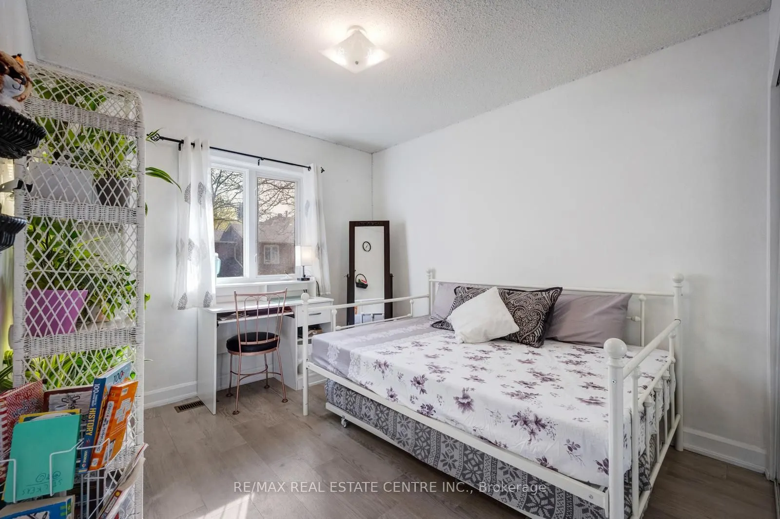5020 Delaware Drive #25