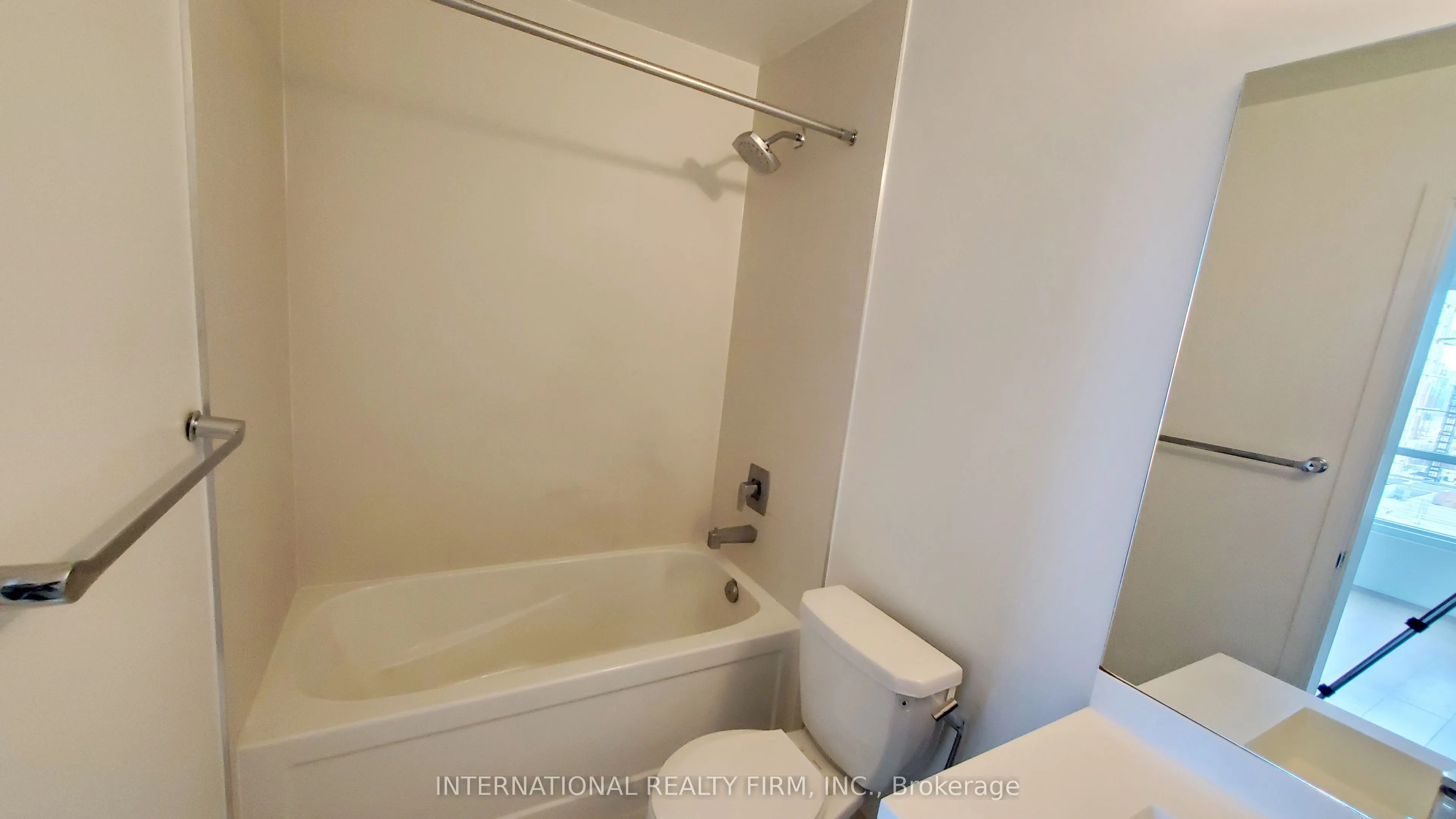 8 Nahani Way #1020