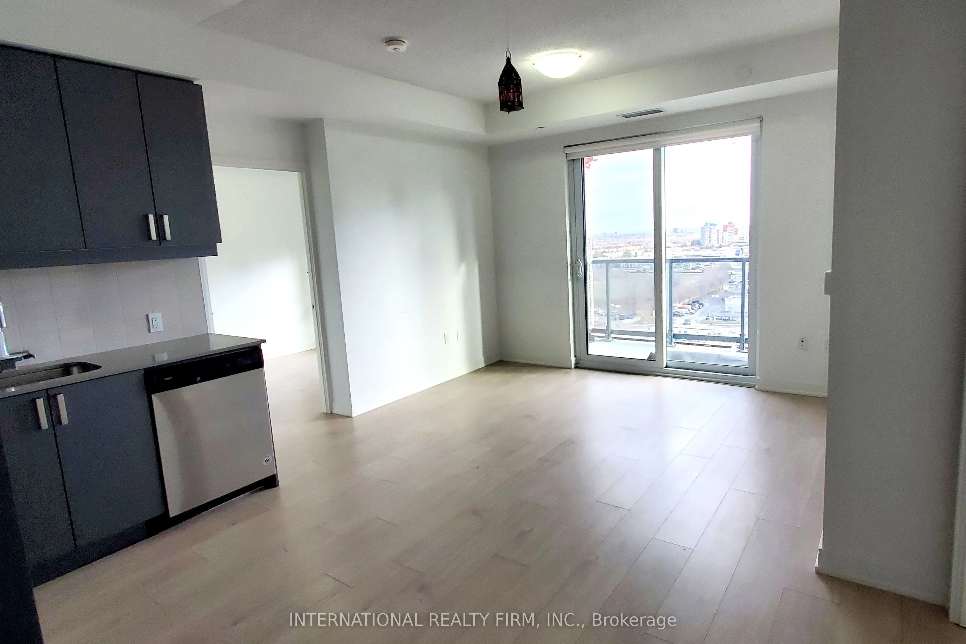 8 Nahani Way #1020