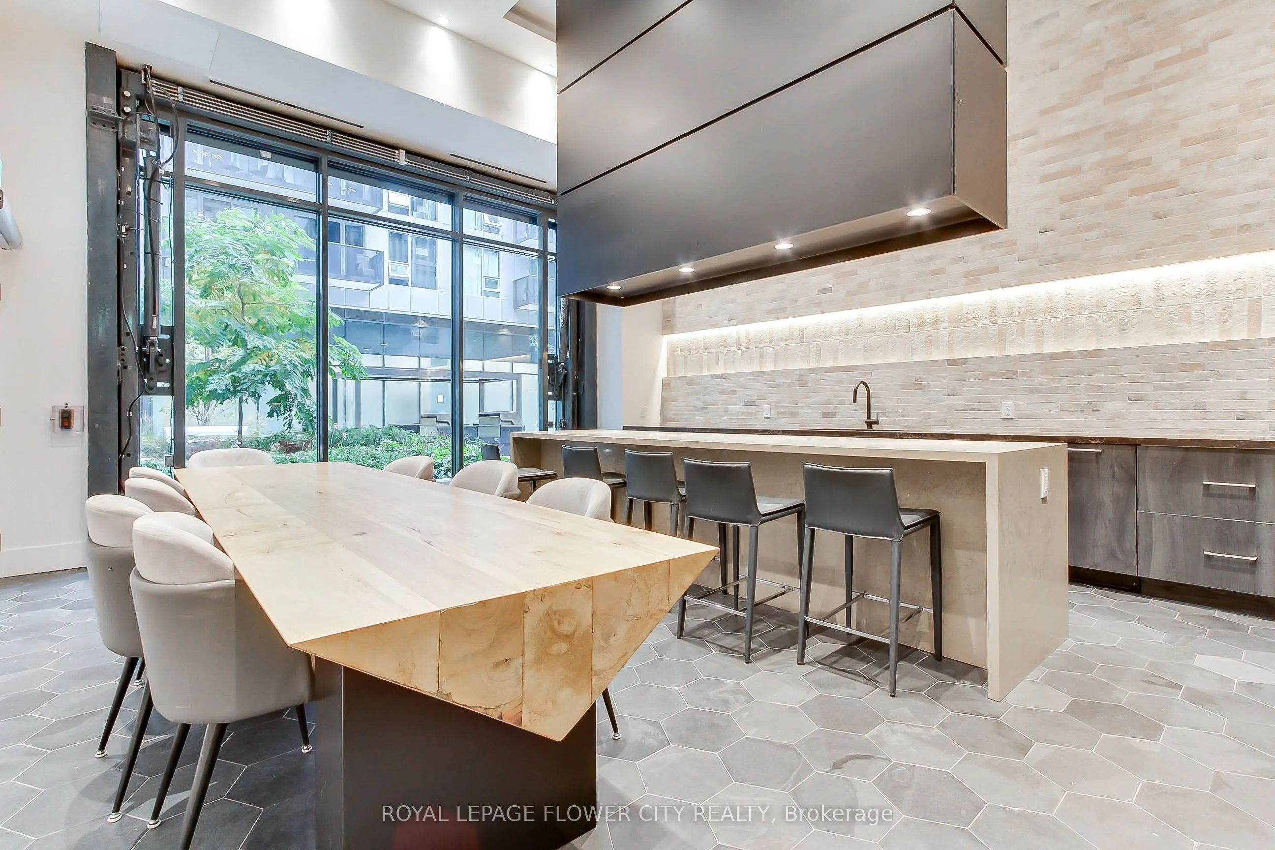 2450 Old Bronte Road #239