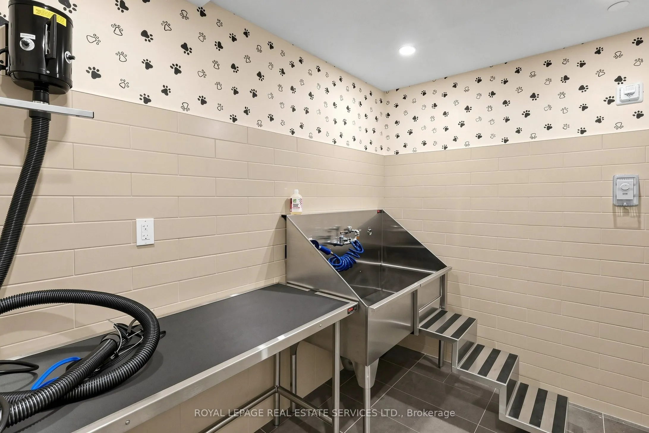 740 Whitlock Avenue #405