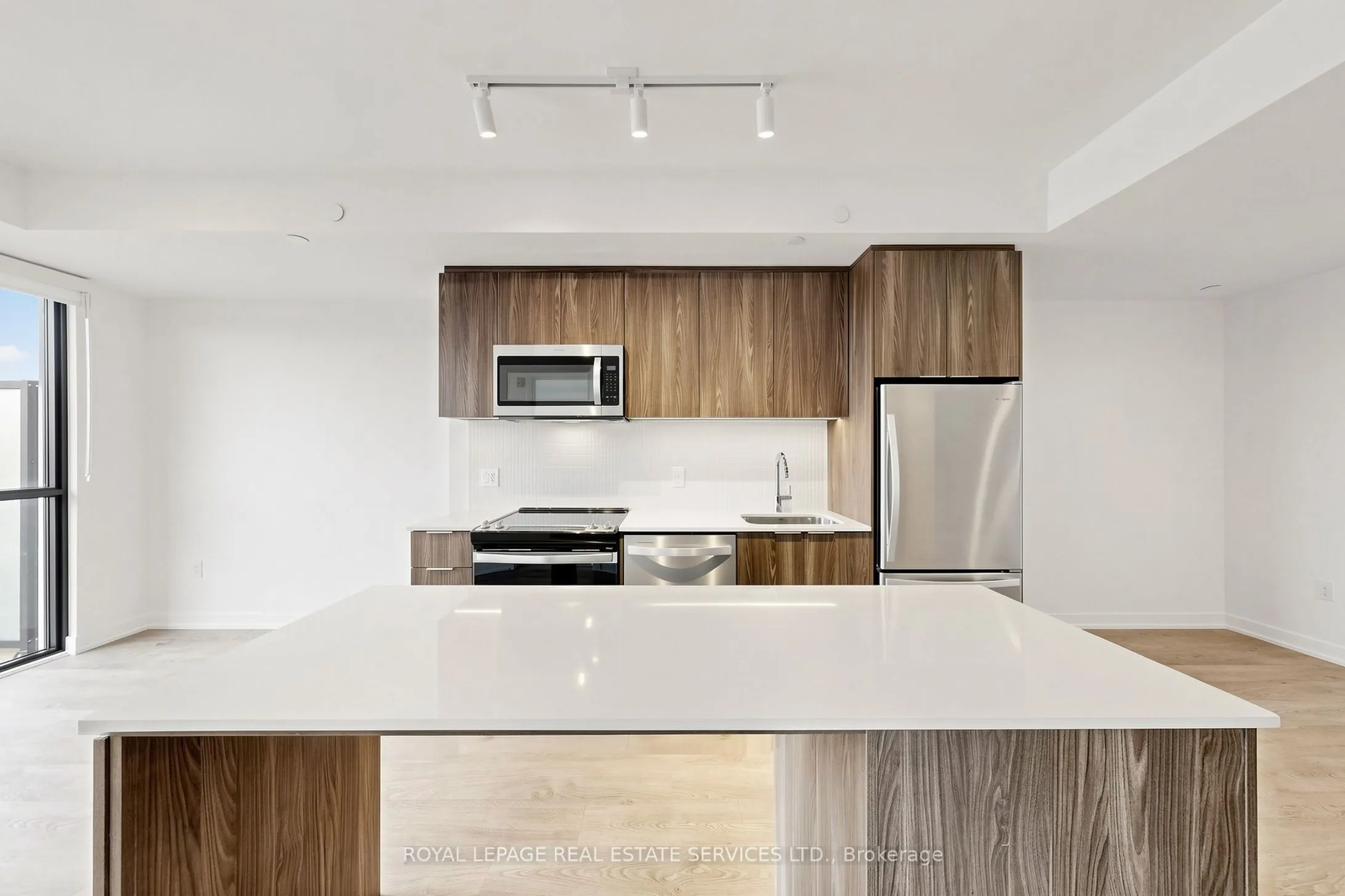 740 Whitlock Avenue #405