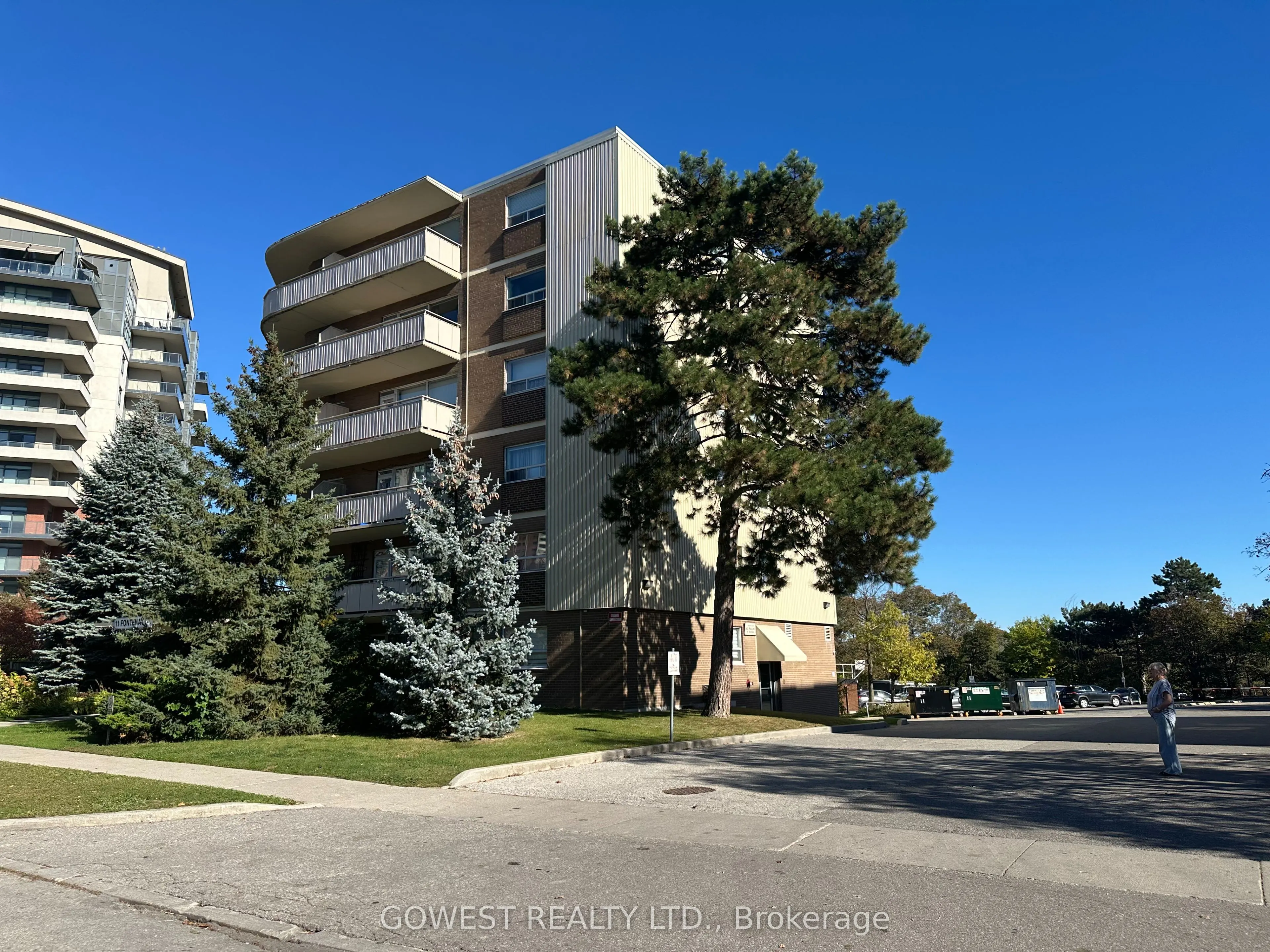 11 FONTENAY Court #105