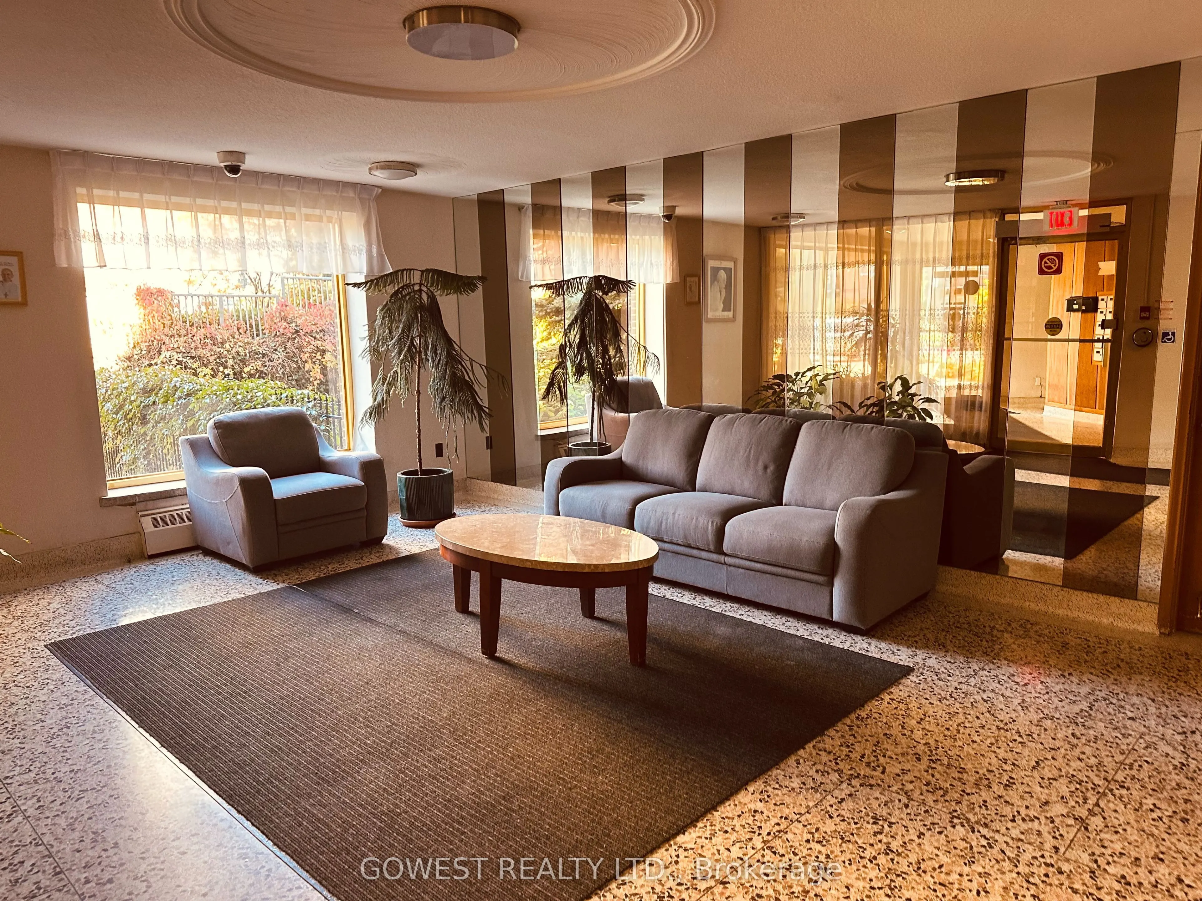 11 FONTENAY Court #105