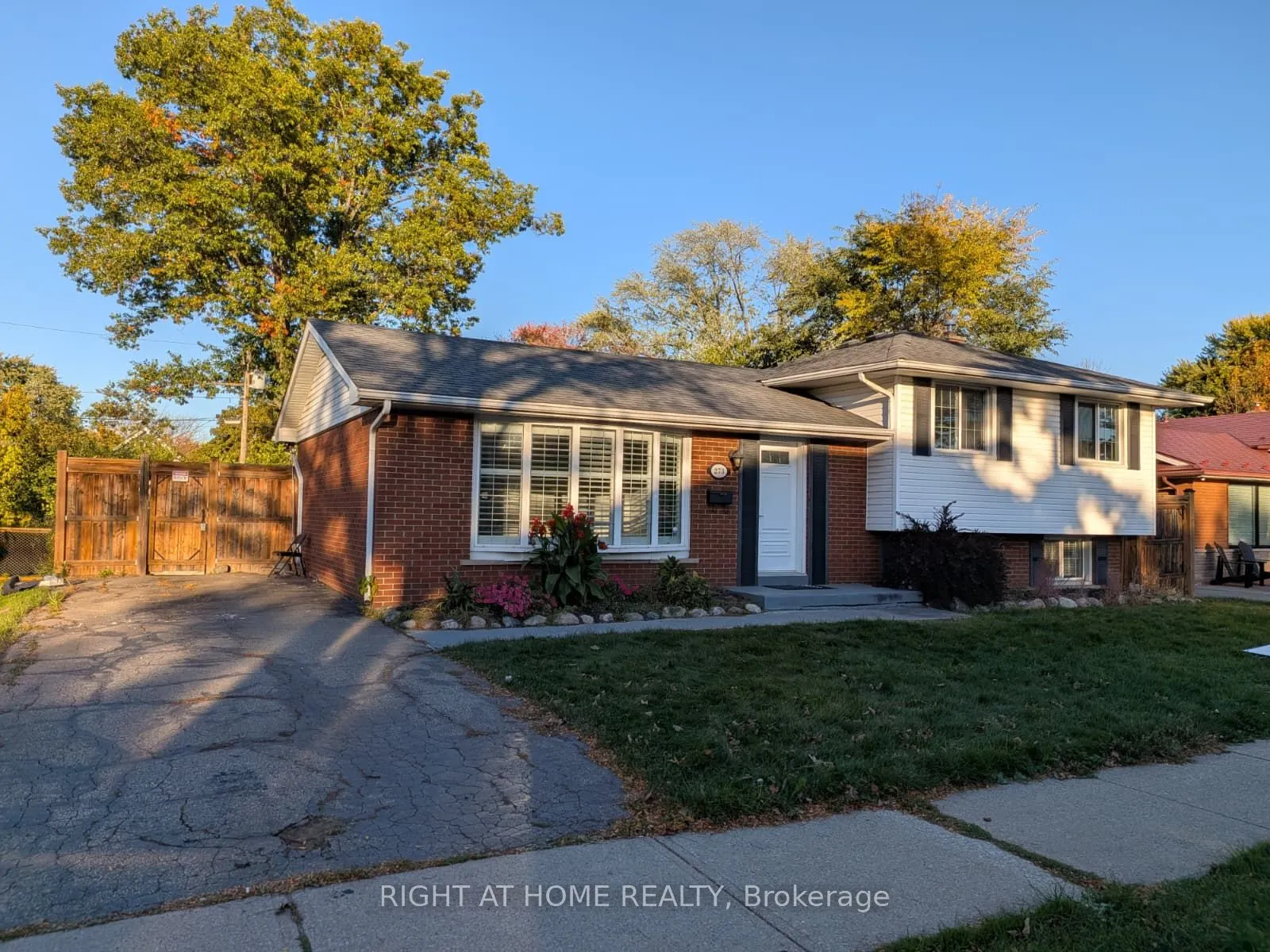 273 Kenwood Avenue