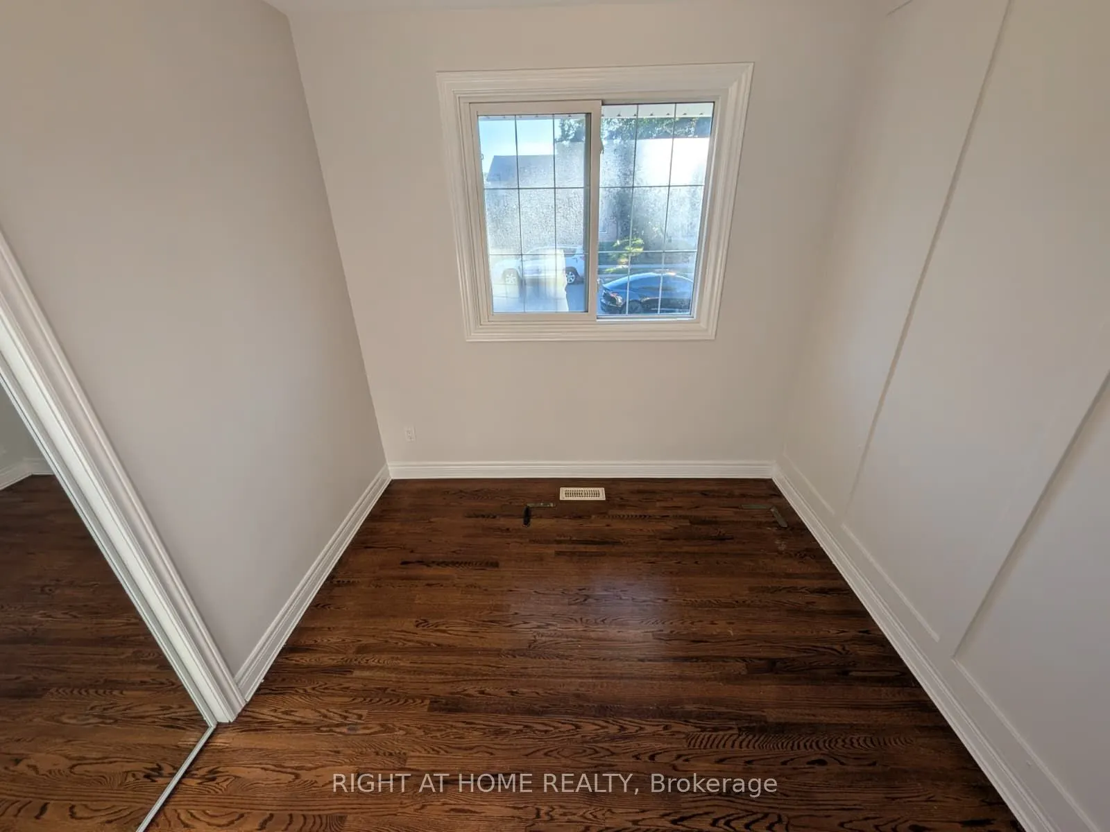 273 Kenwood Avenue