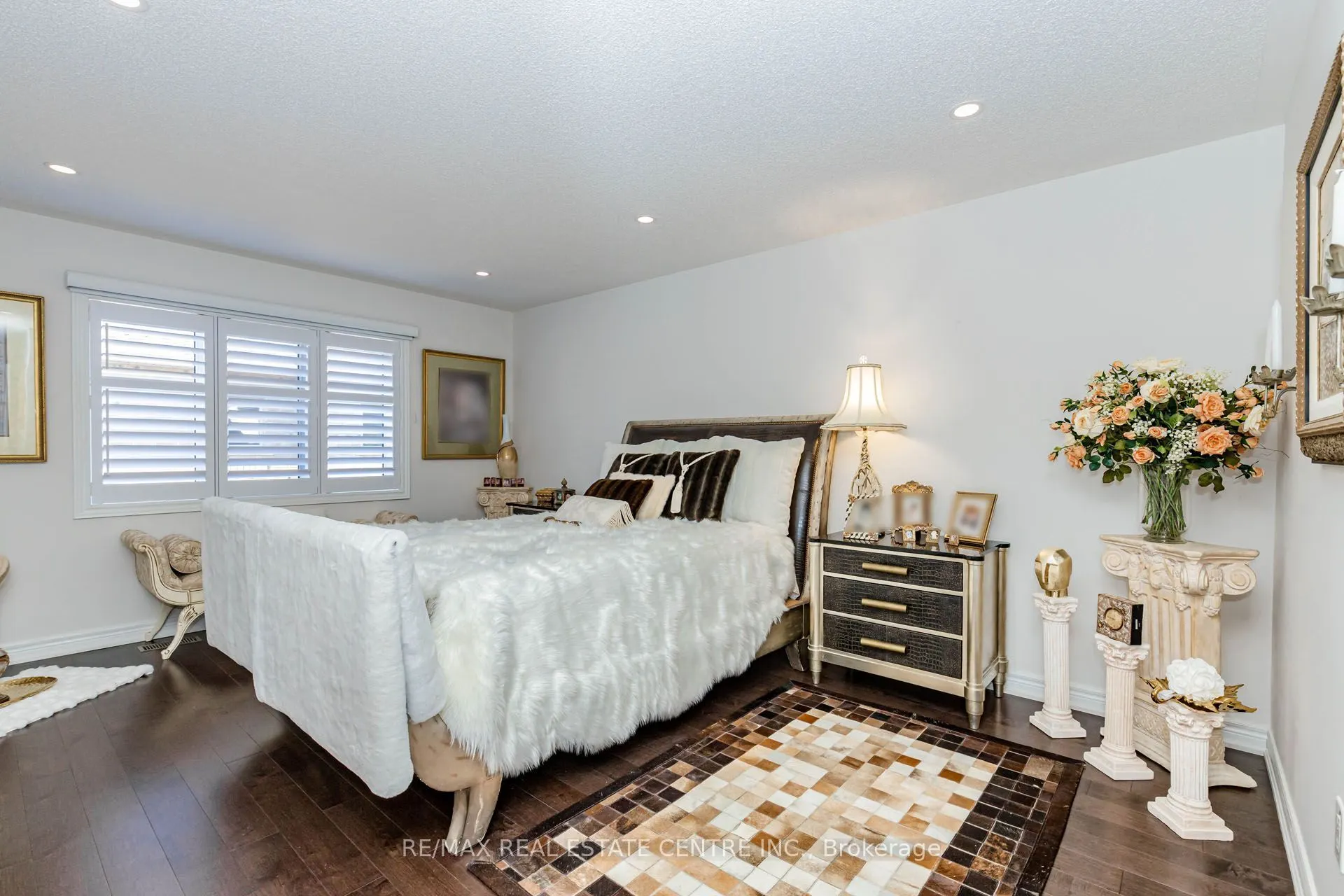 4061 Channing Crescent