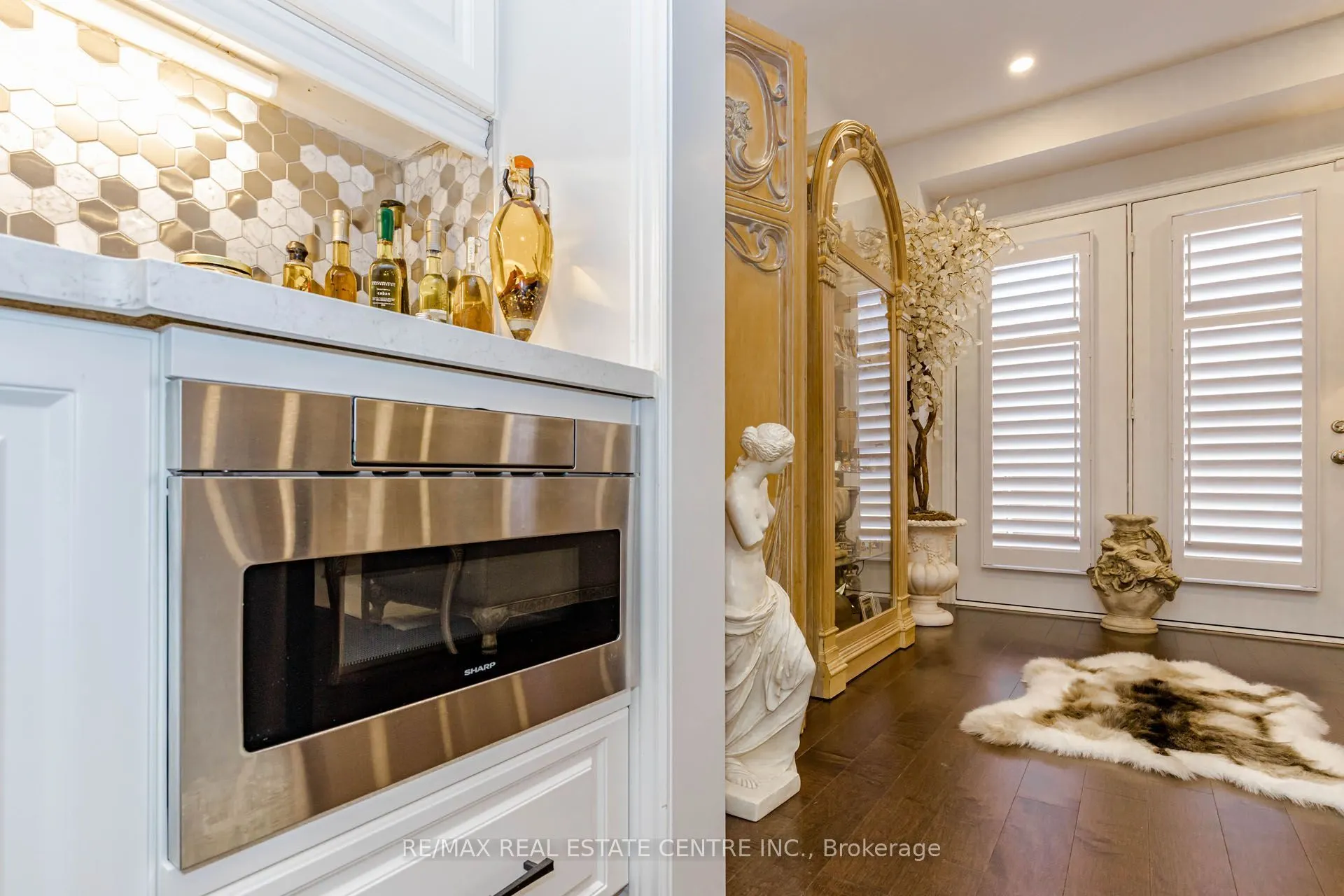 4061 Channing Crescent