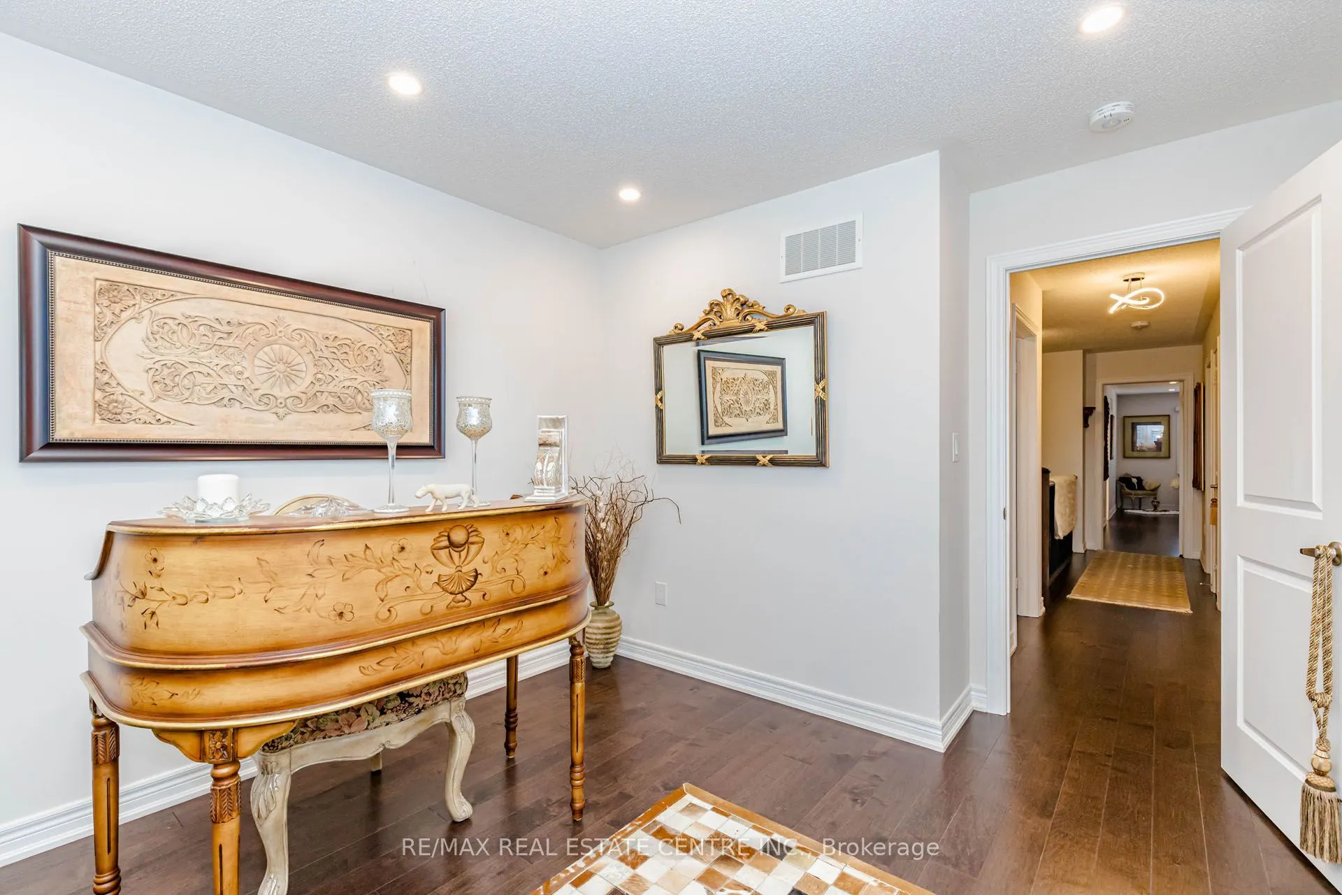 4061 Channing Crescent