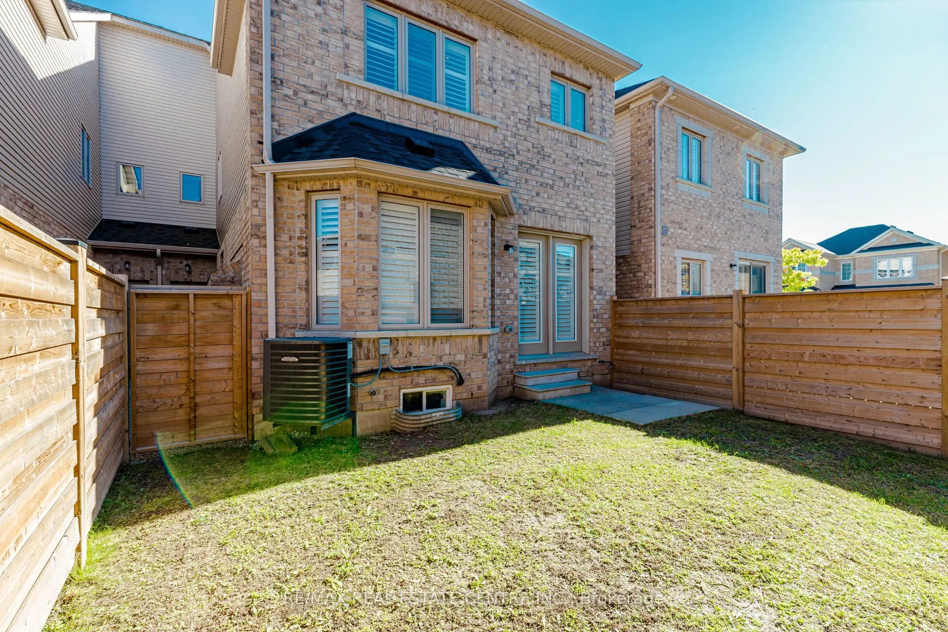 4061 Channing Crescent
