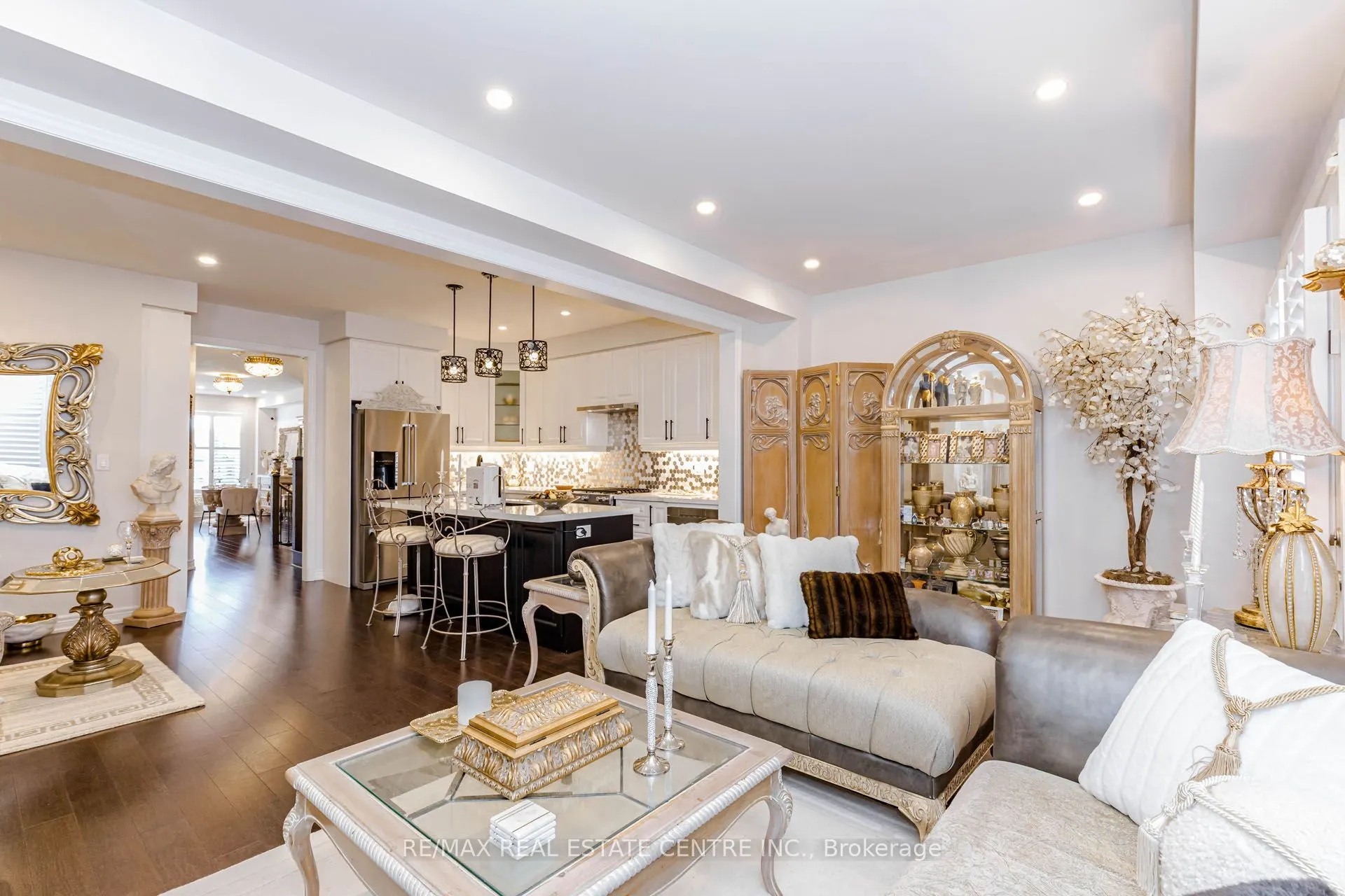 4061 Channing Crescent