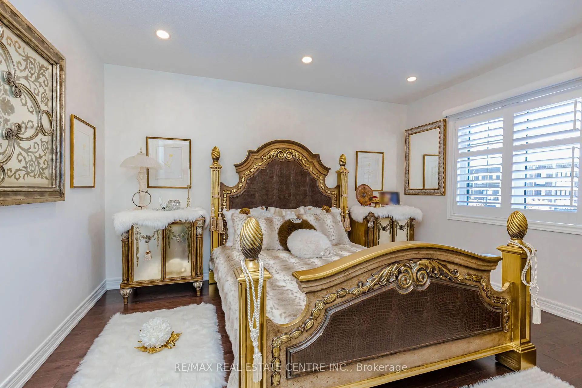 4061 Channing Crescent