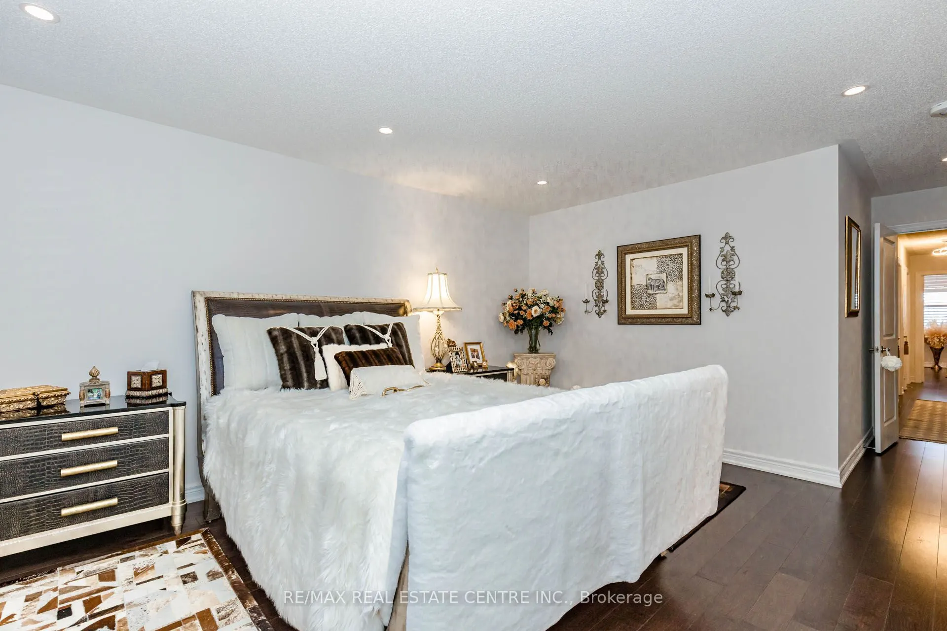 4061 Channing Crescent