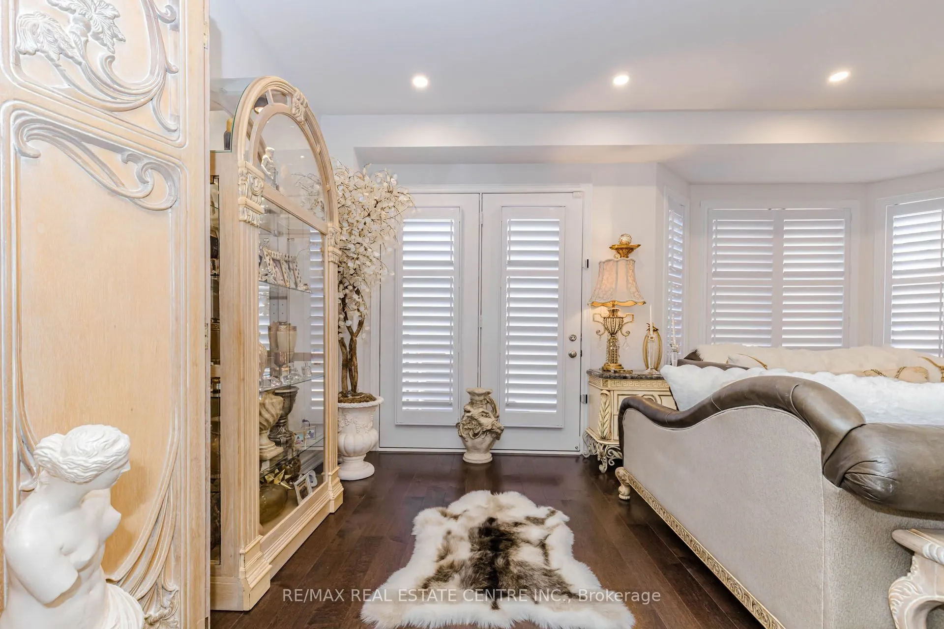 4061 Channing Crescent
