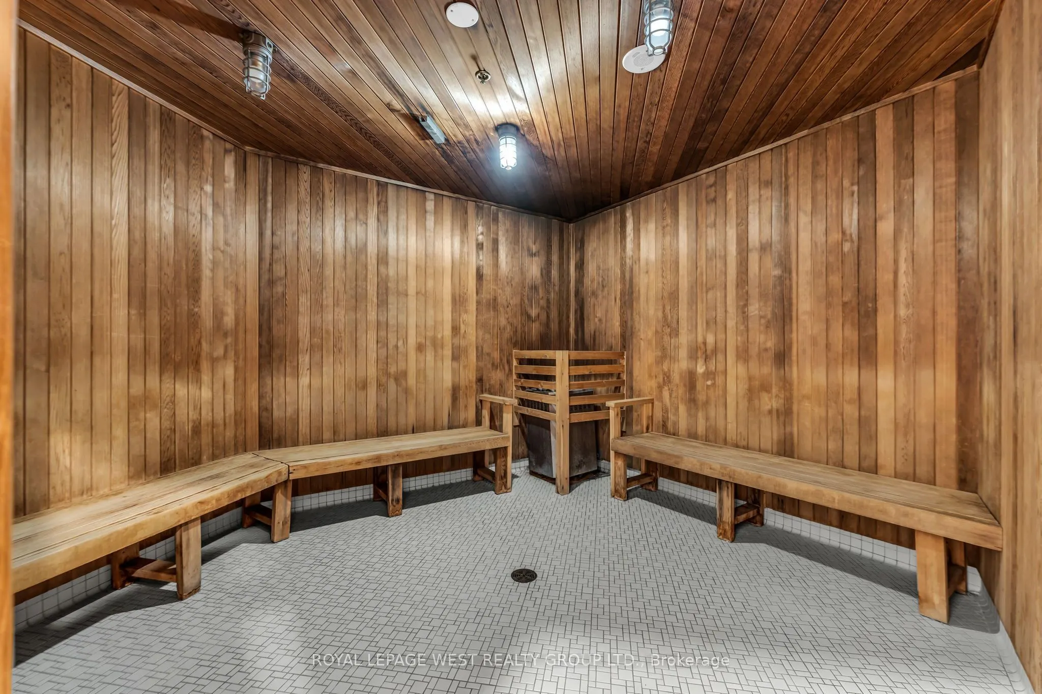 15 Legion Road #2201