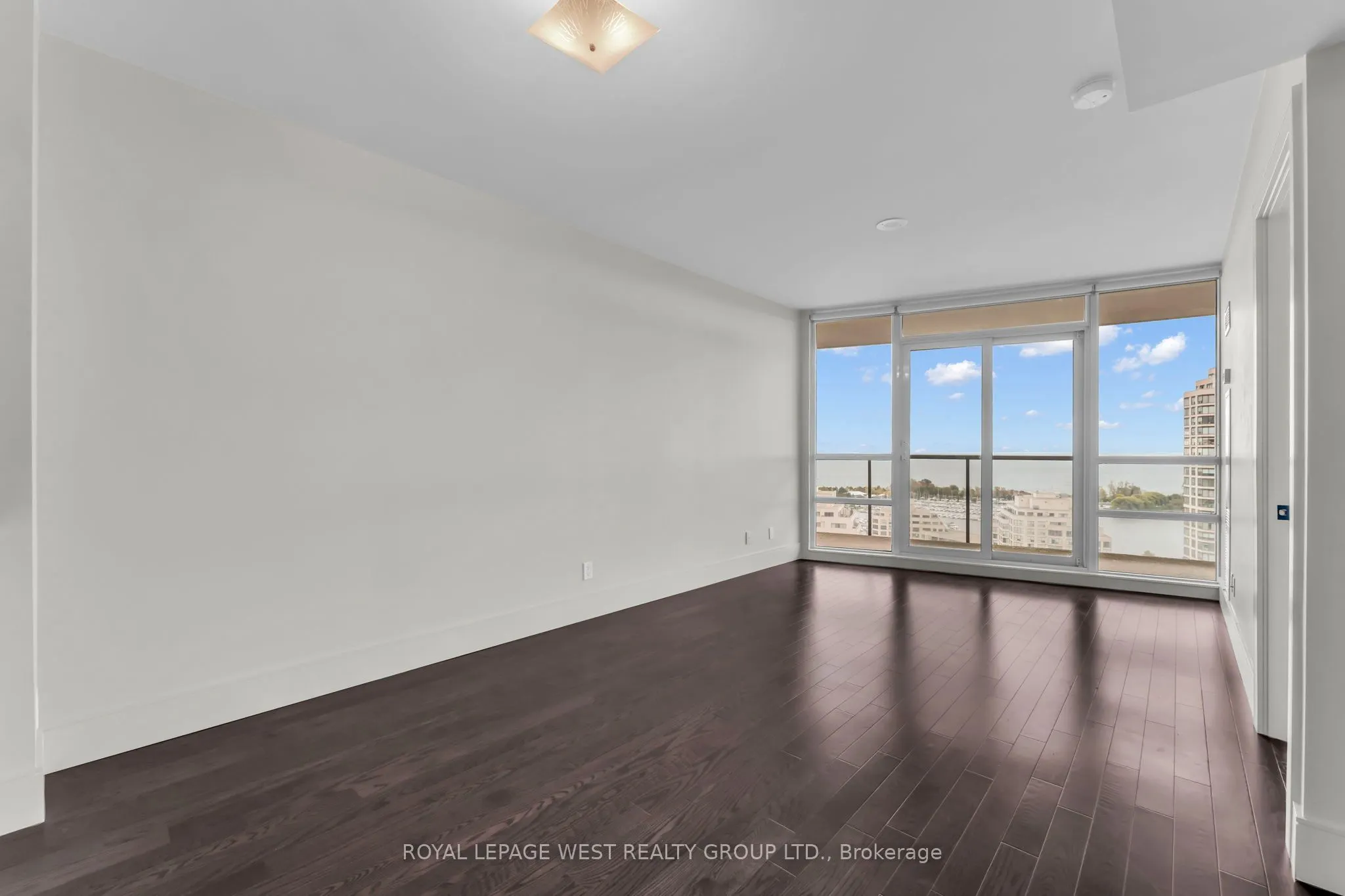 15 Legion Road #2201