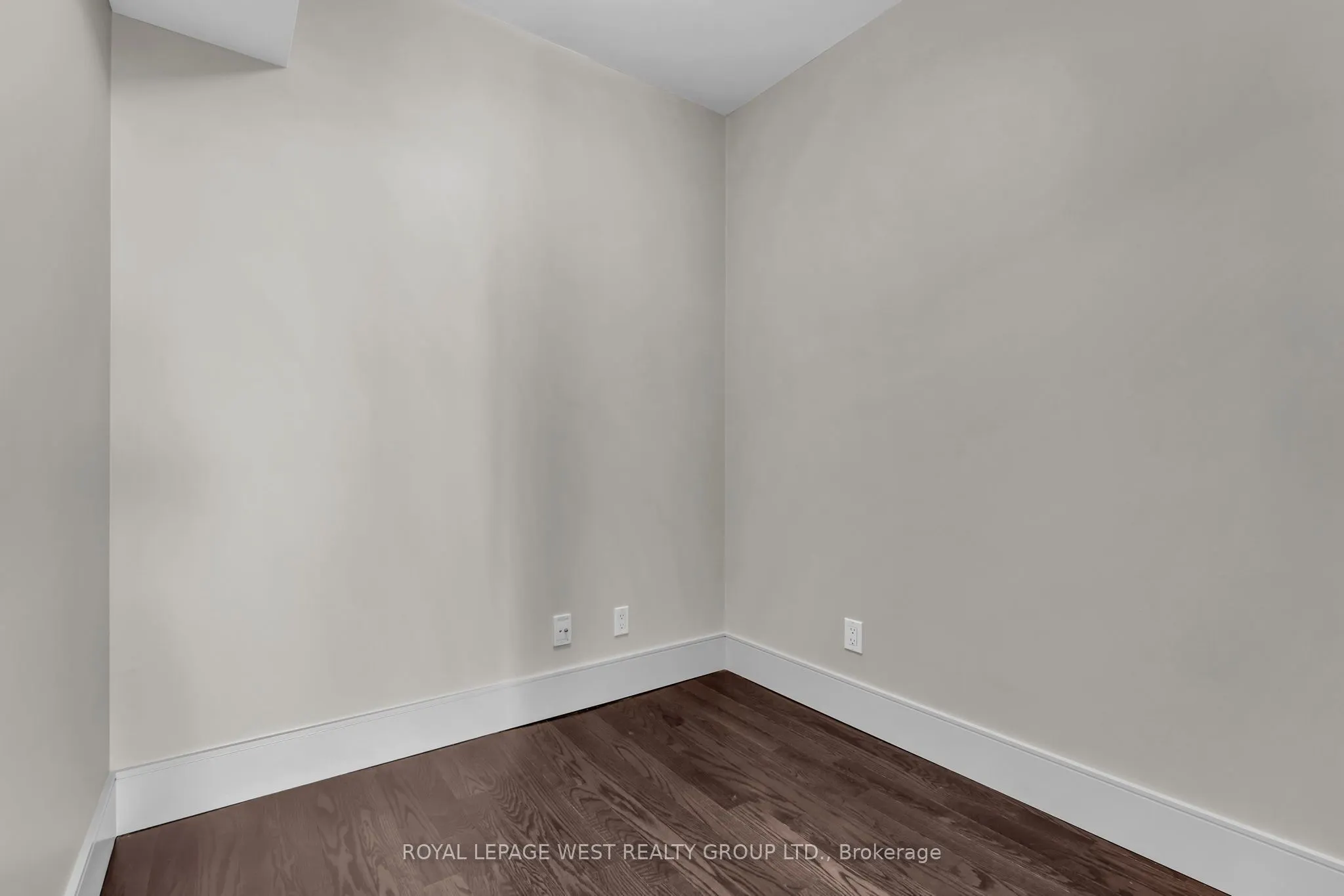 15 Legion Road #2201