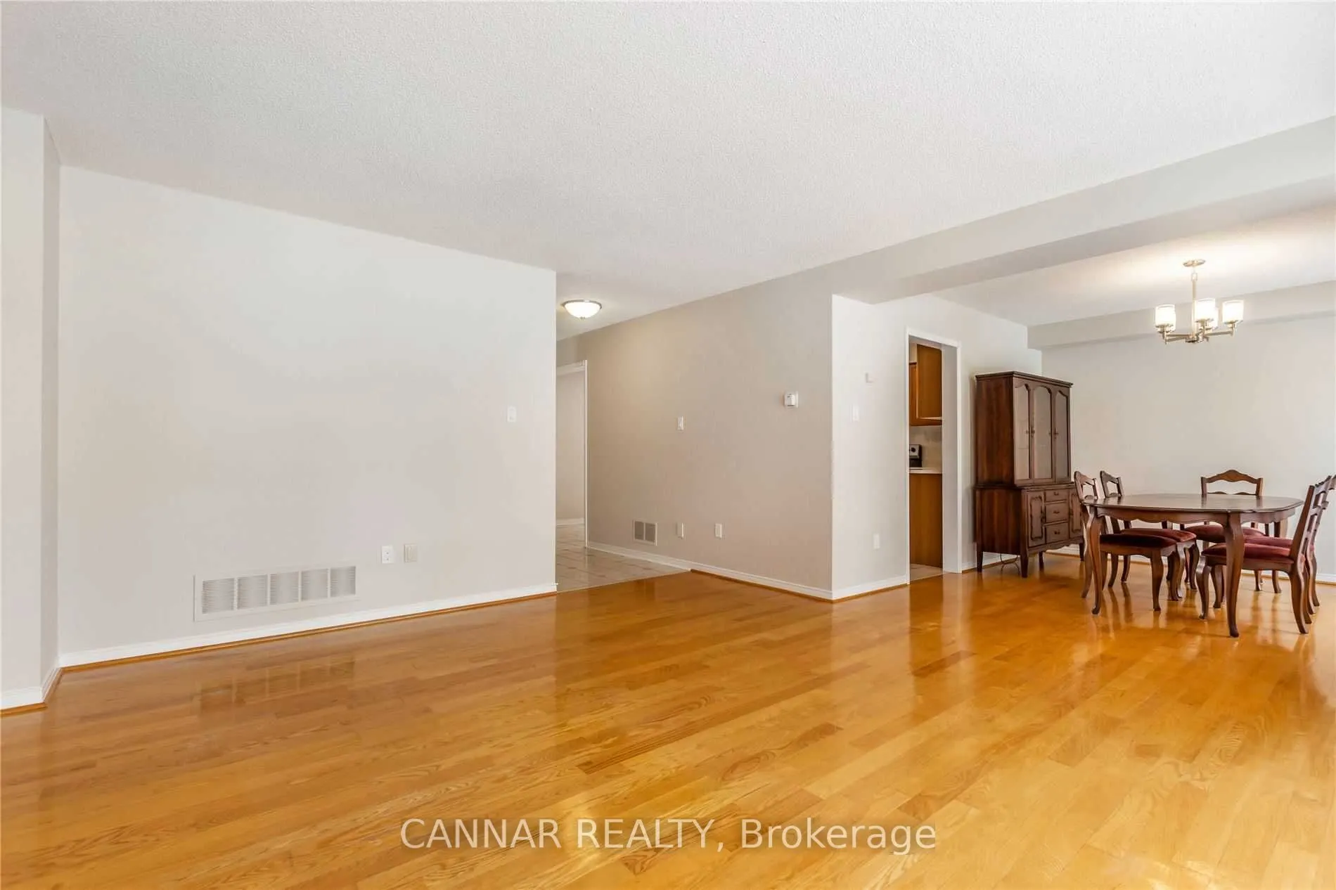 63 Laurelcrest Street