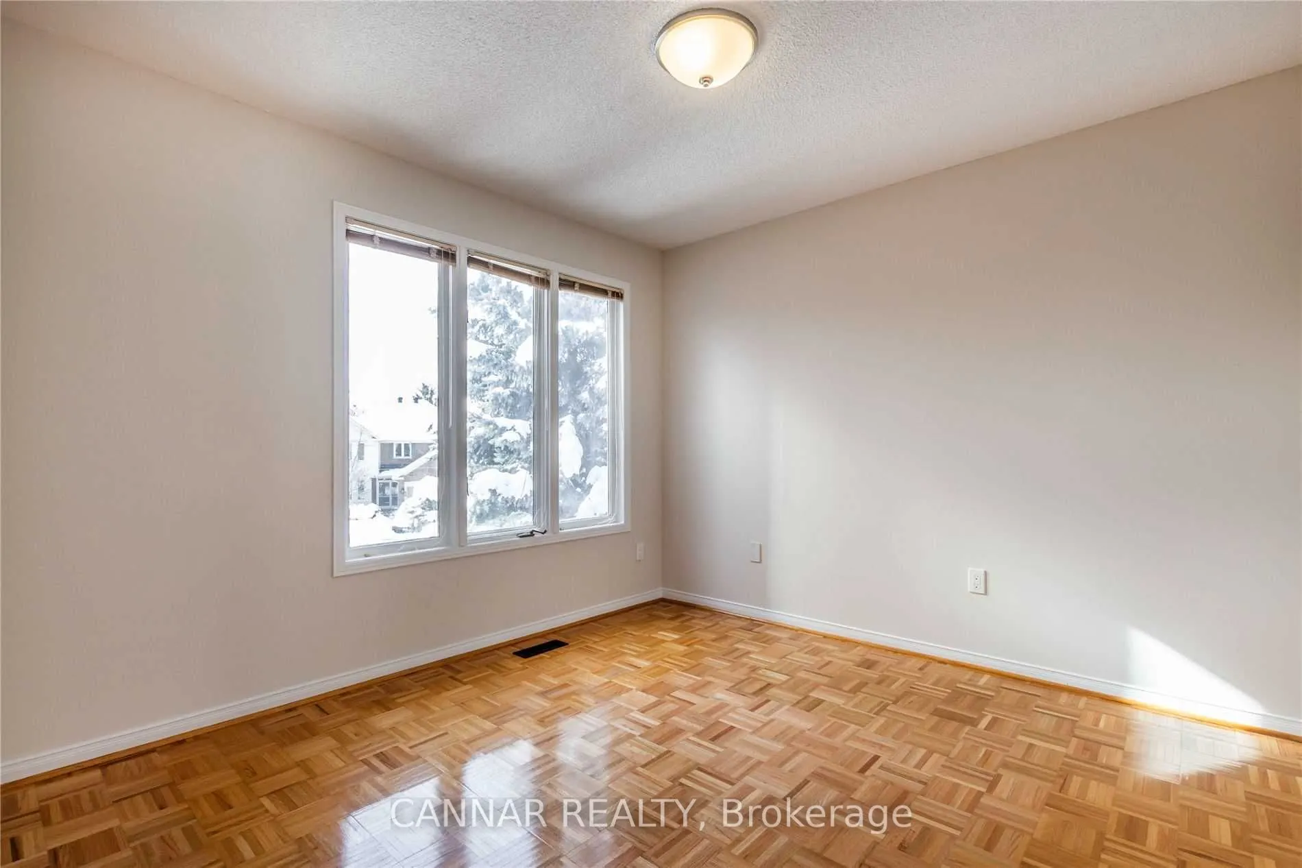 63 Laurelcrest Street