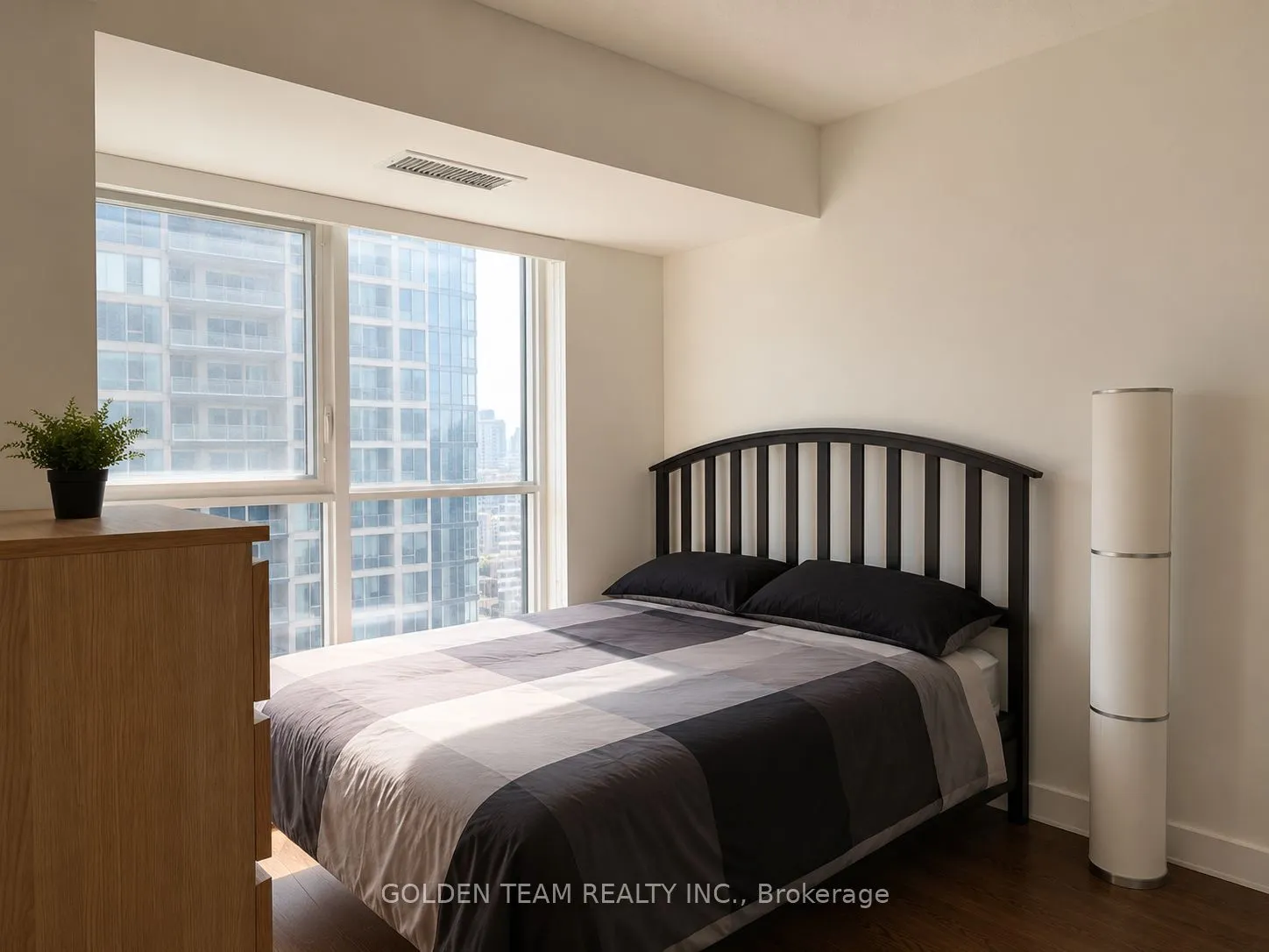 9 Mabelle Avenue #2526