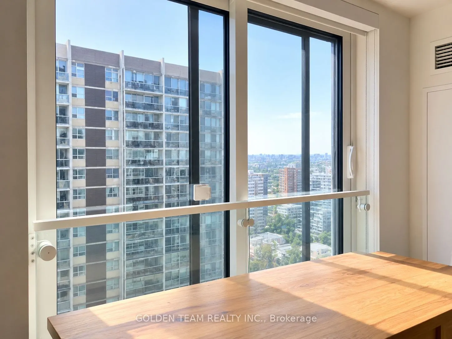 9 Mabelle Avenue #2526