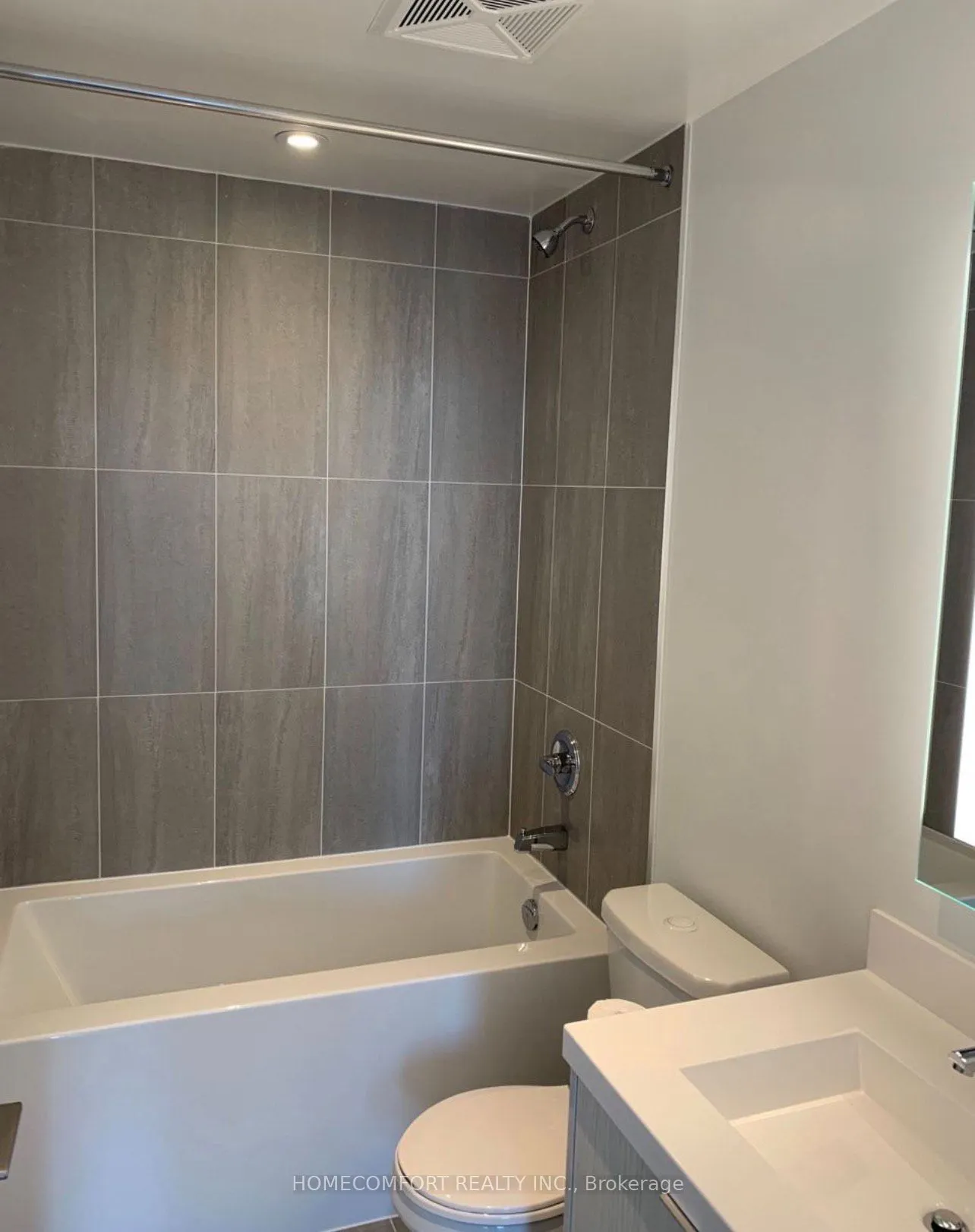 5 Mabelle Avenue #3732