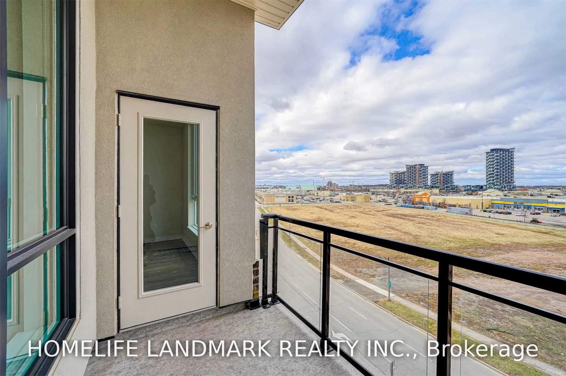 511 150 Oak Park Boulevard #11