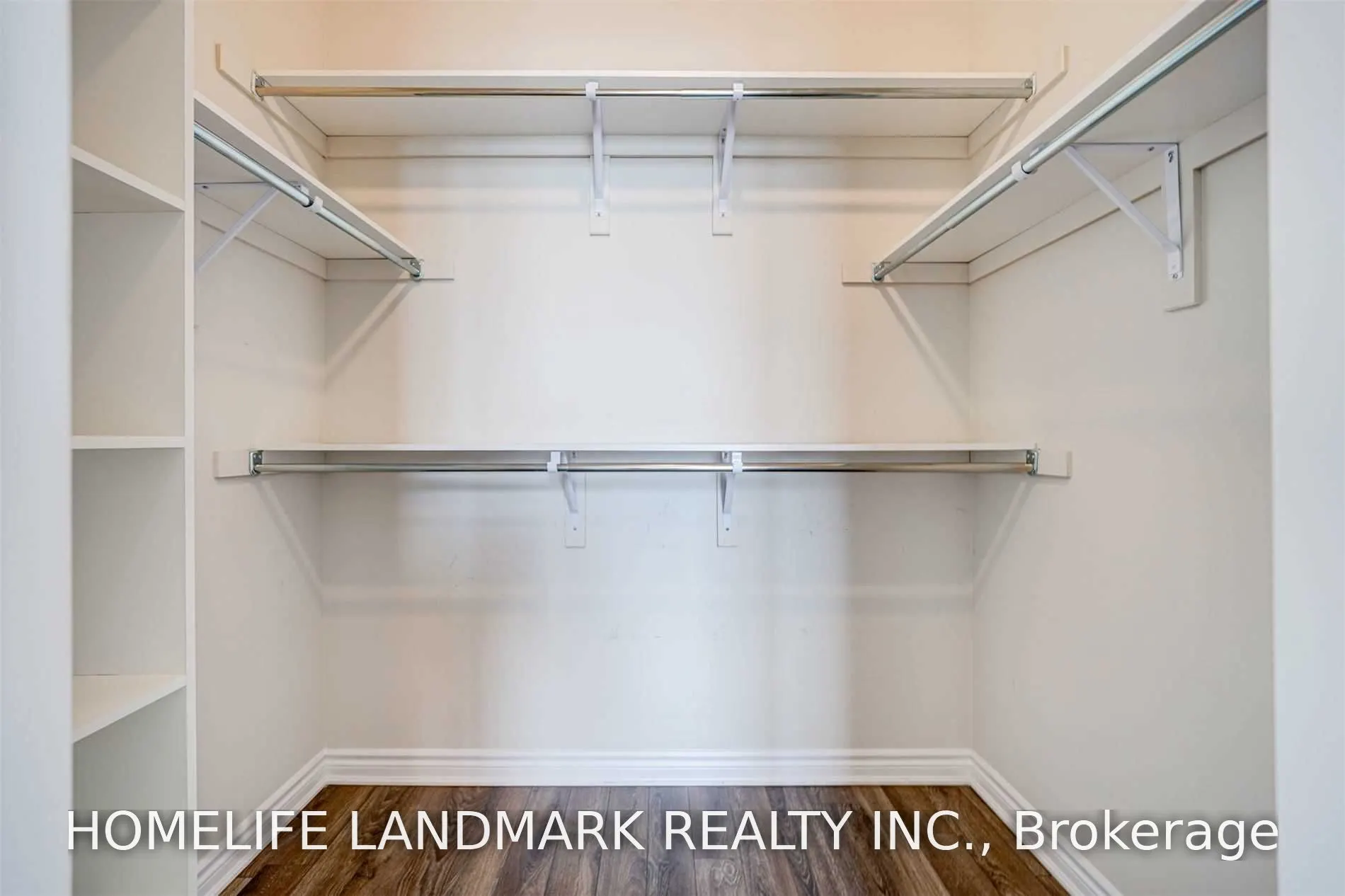 511 150 Oak Park Boulevard #11
