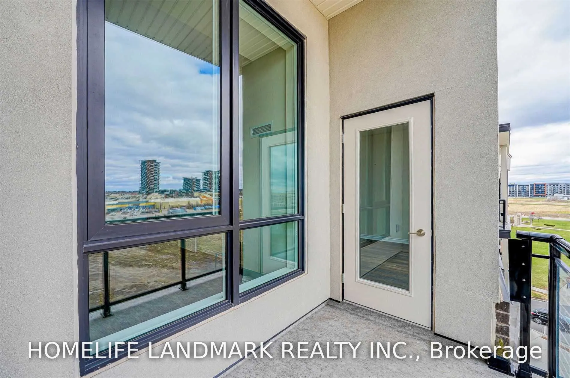 511 150 Oak Park Boulevard #11