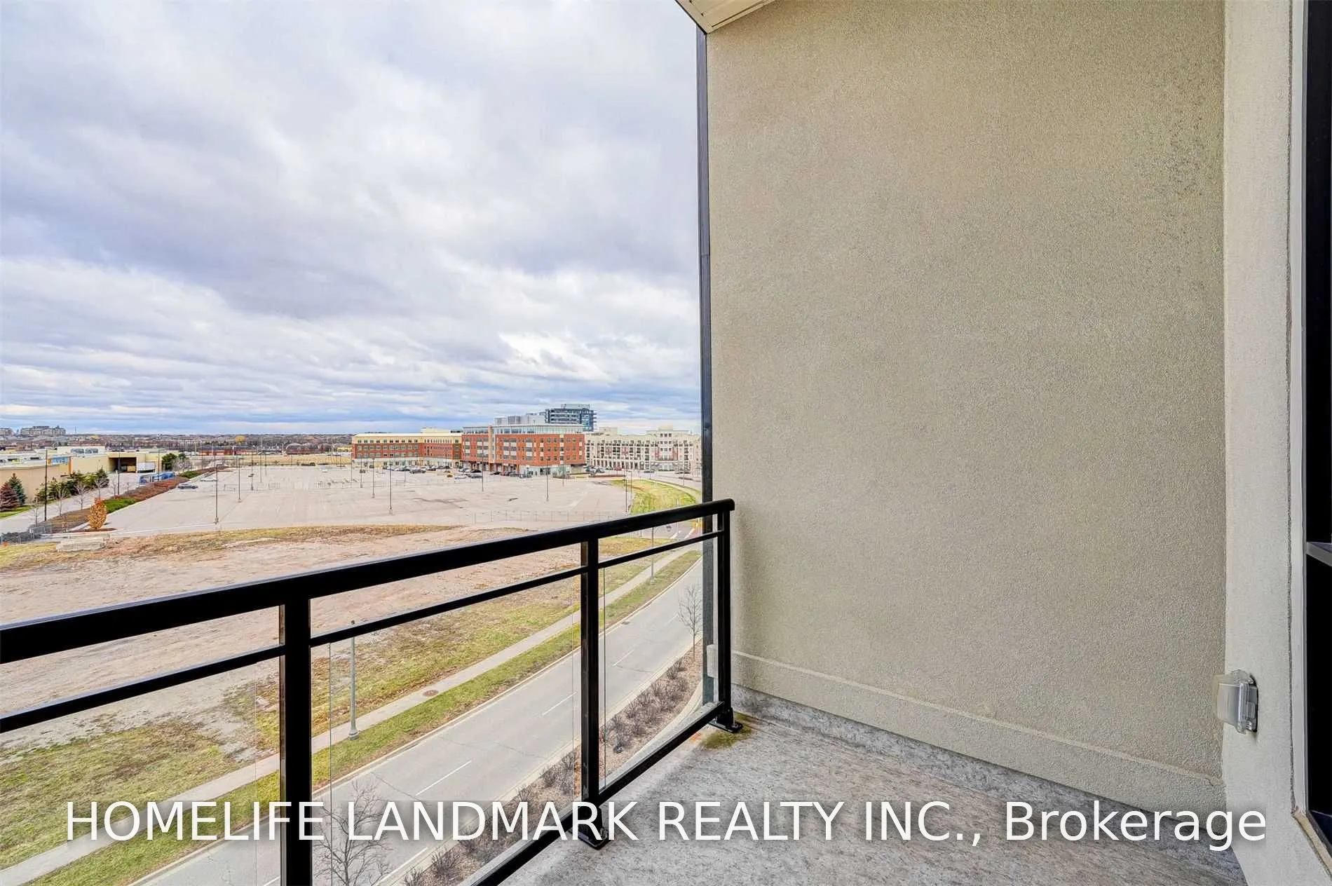 511 150 Oak Park Boulevard #11