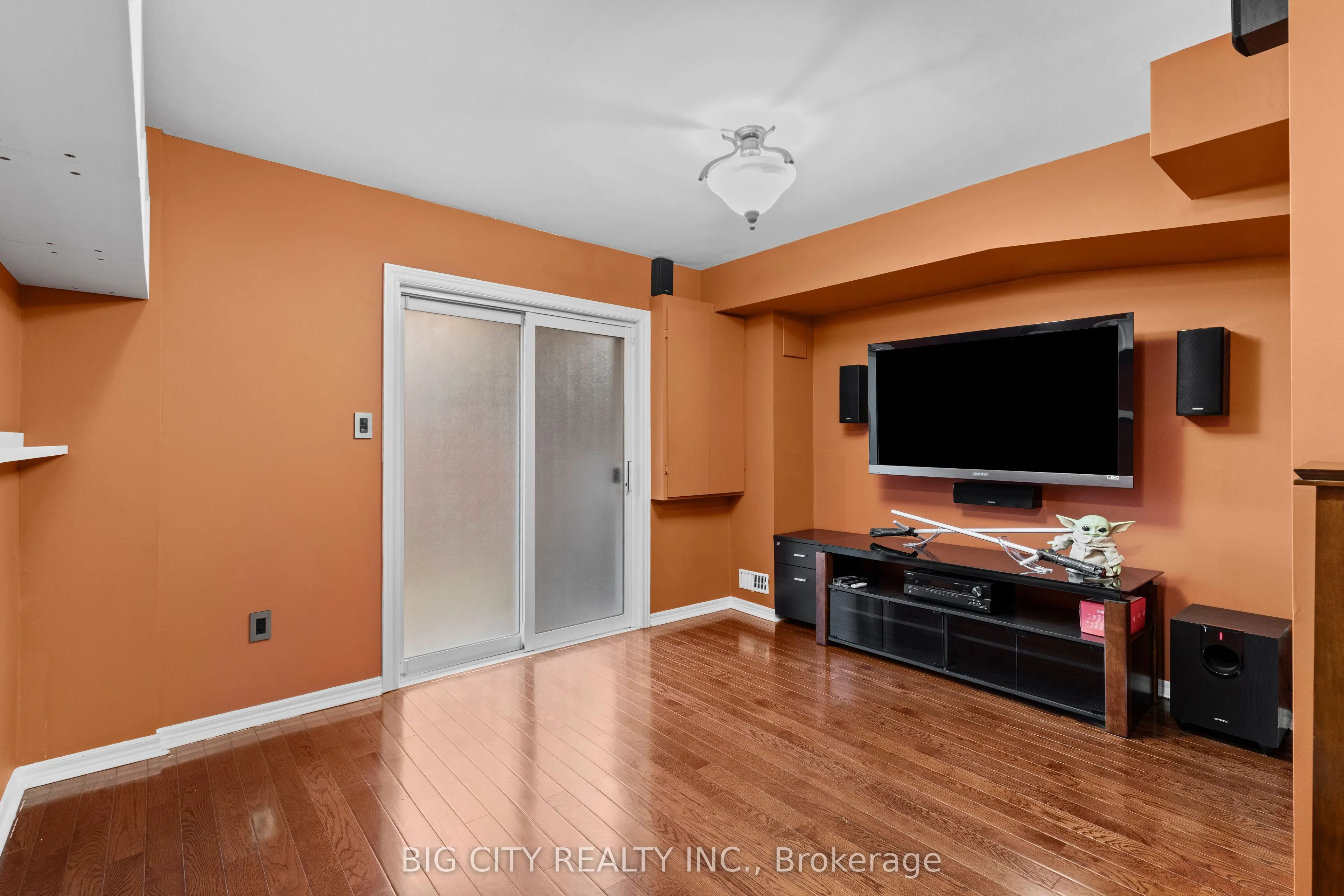 1128 Dundas Street W #7