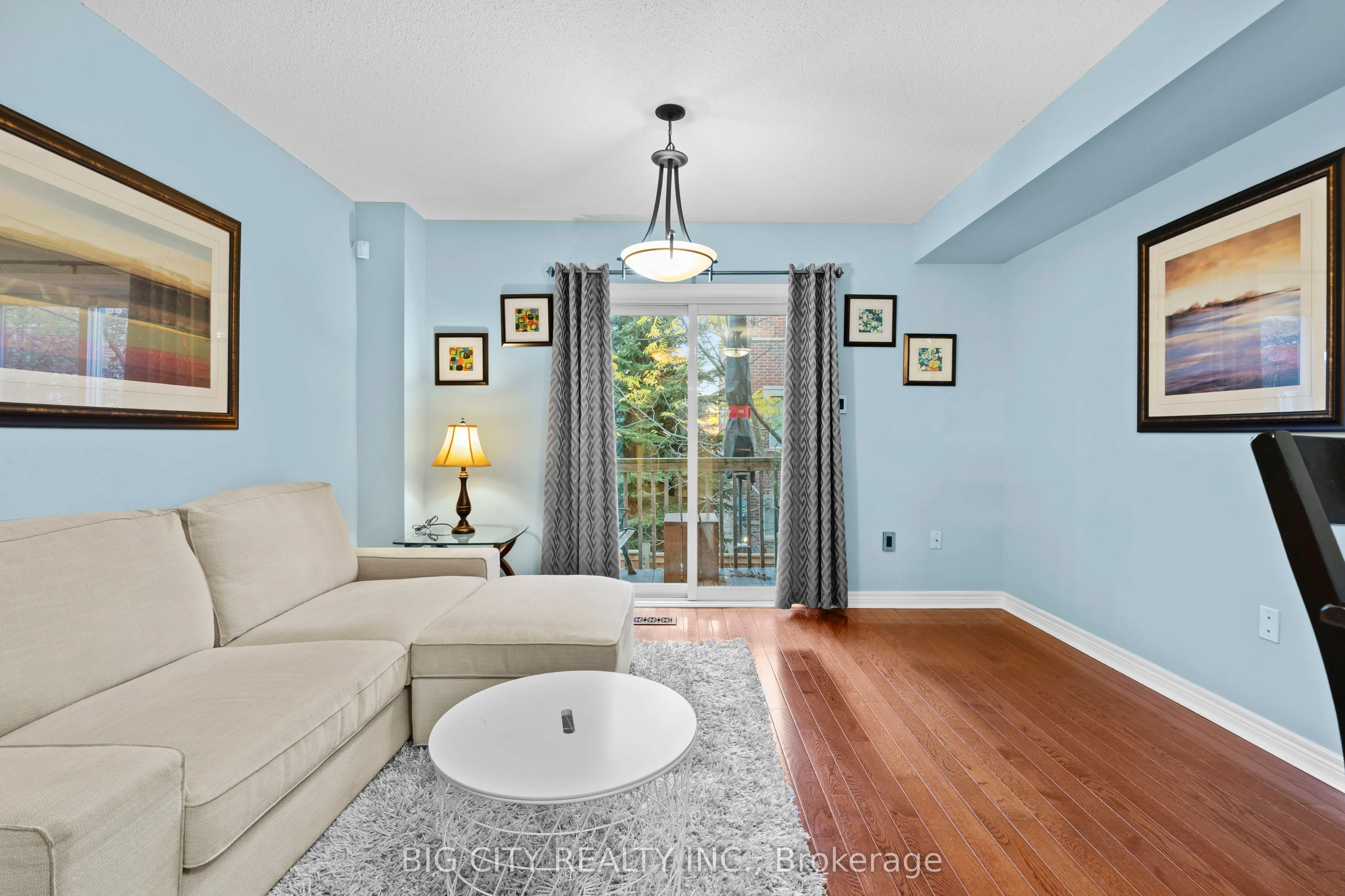 1128 Dundas Street W #7