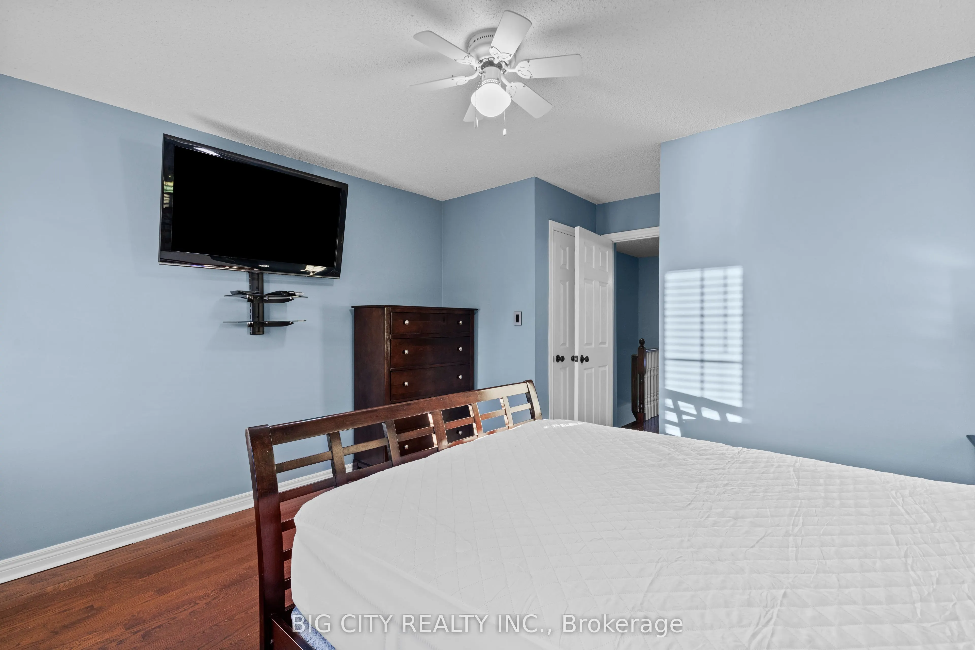 1128 Dundas Street W #7