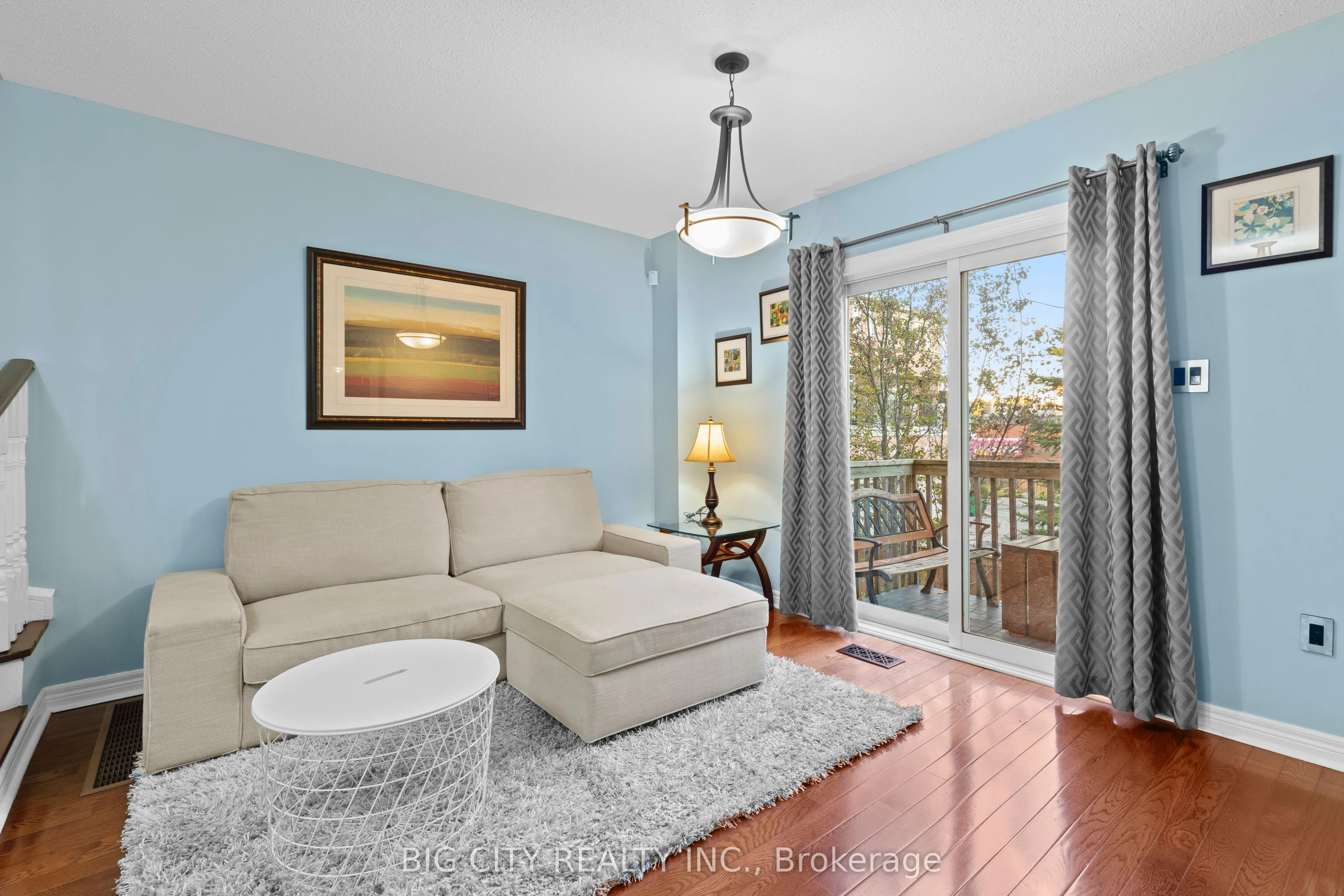 1128 Dundas Street W #7
