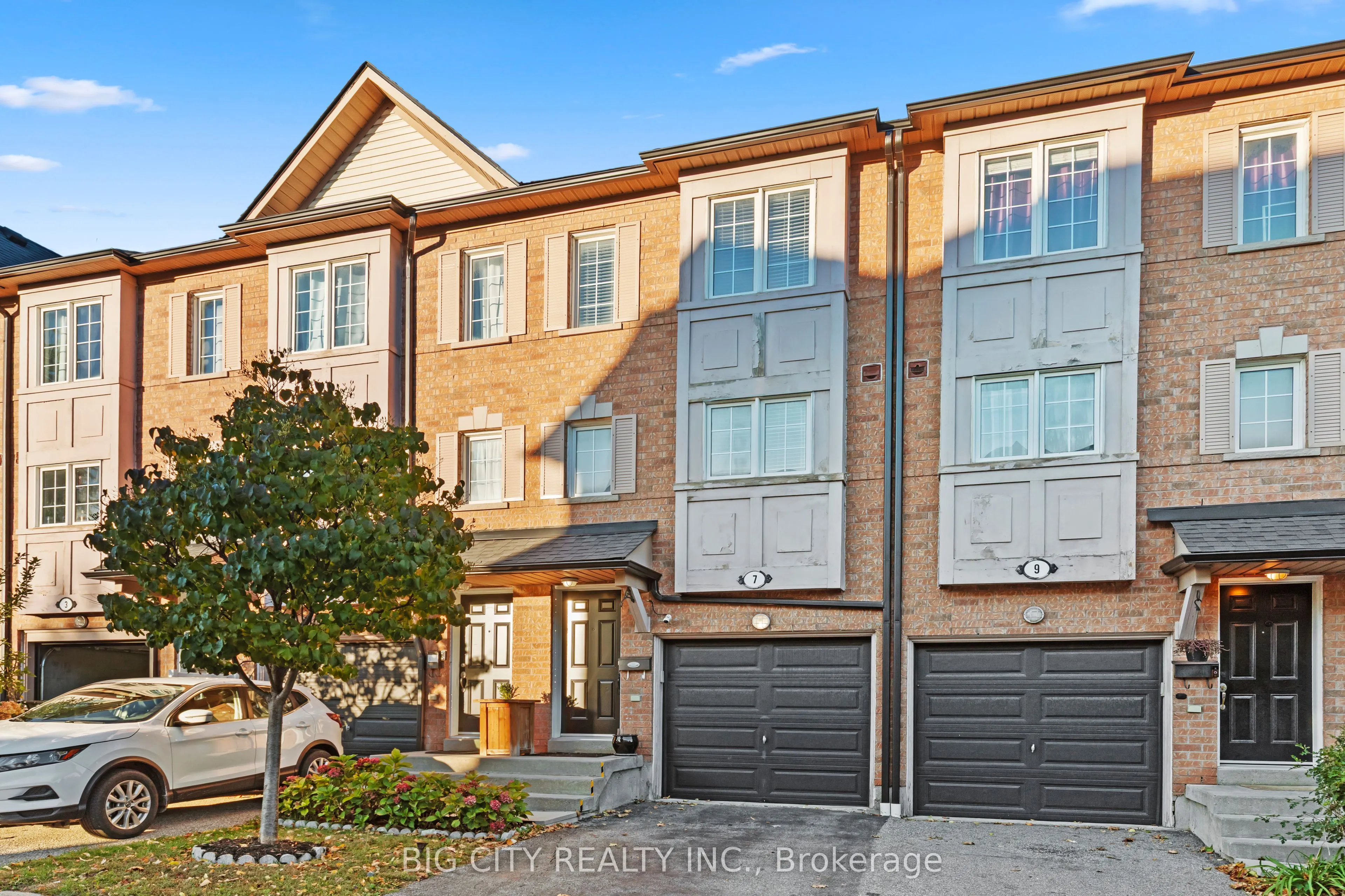 1128 Dundas Street W #7