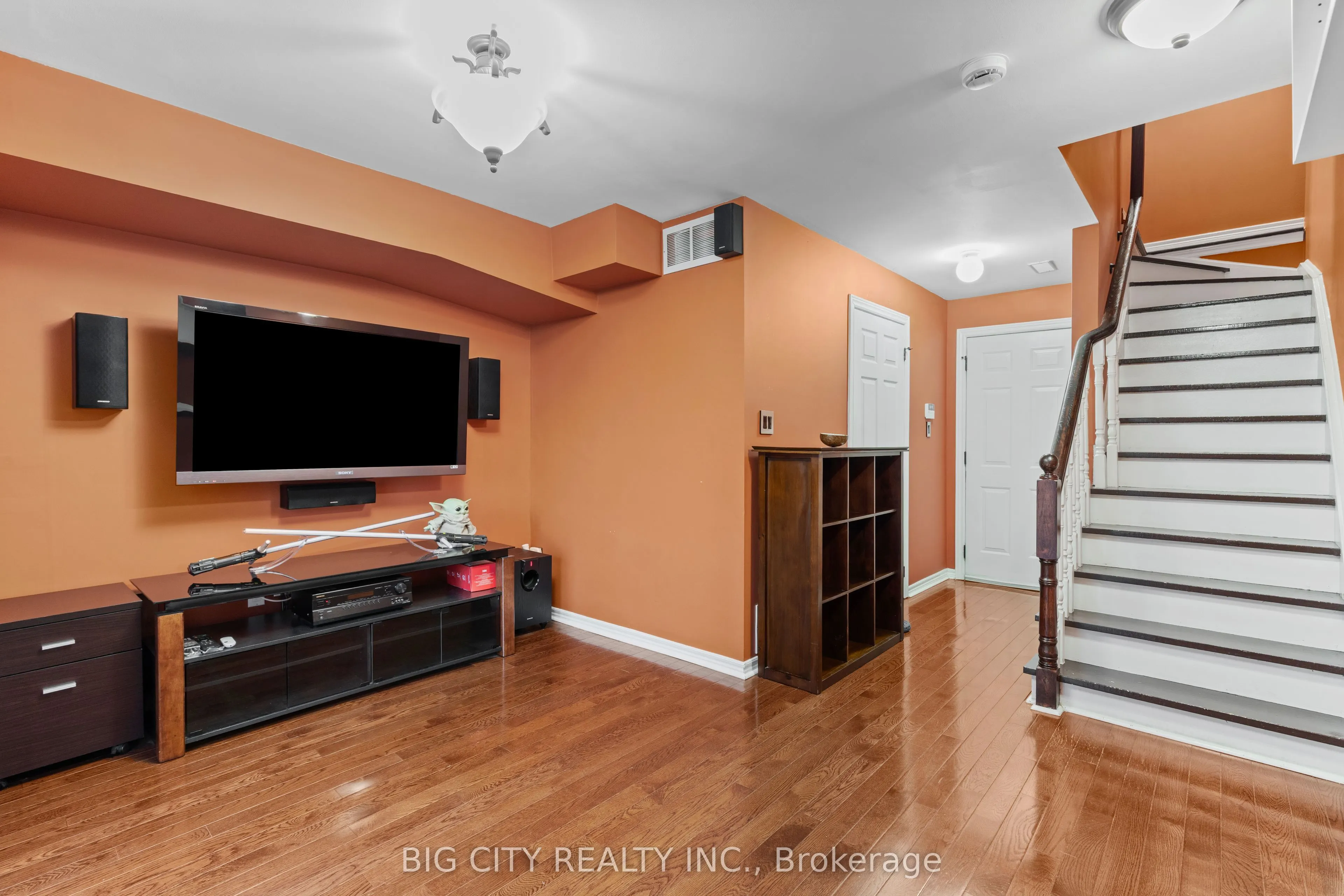 1128 Dundas Street W #7