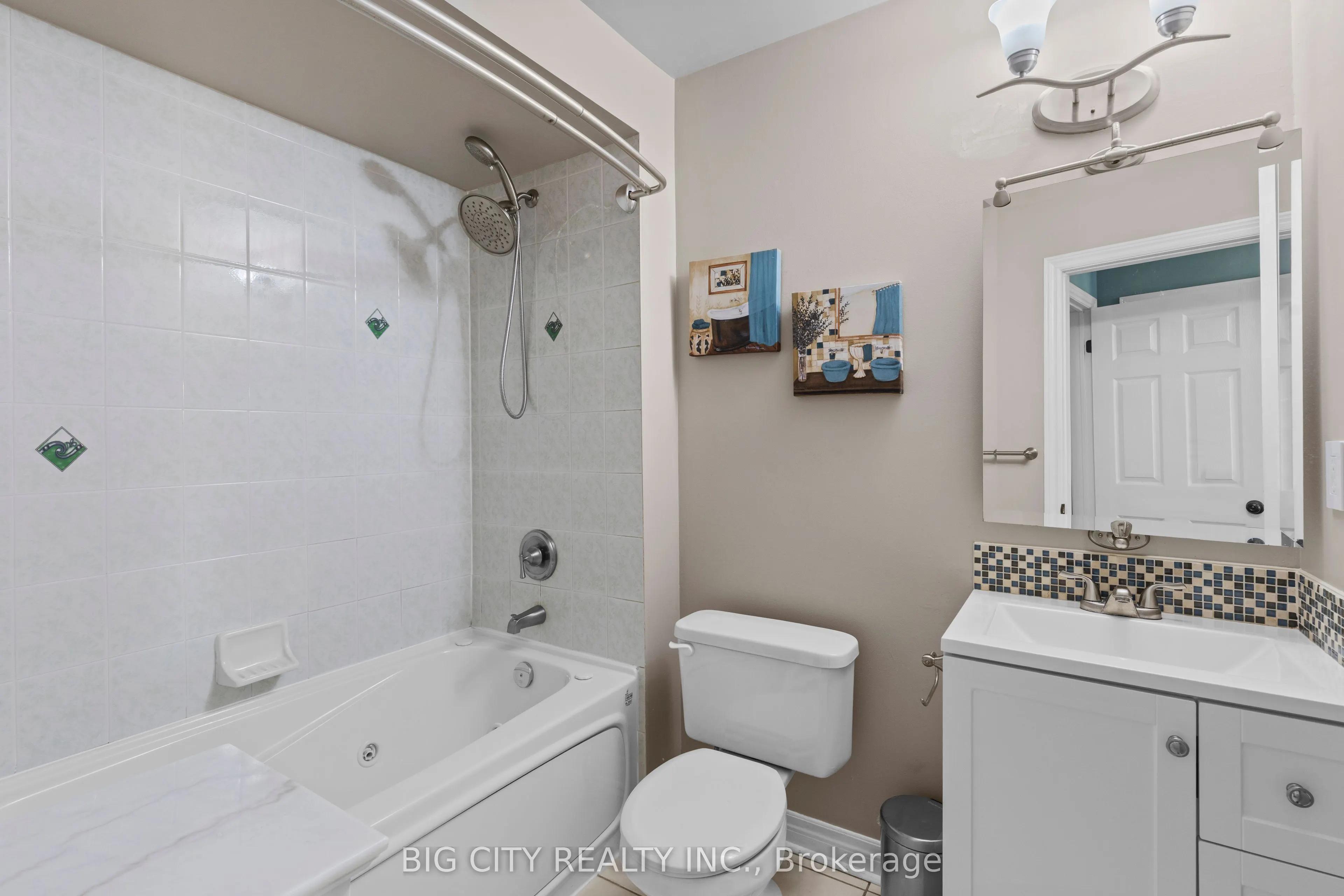 1128 Dundas Street W #7