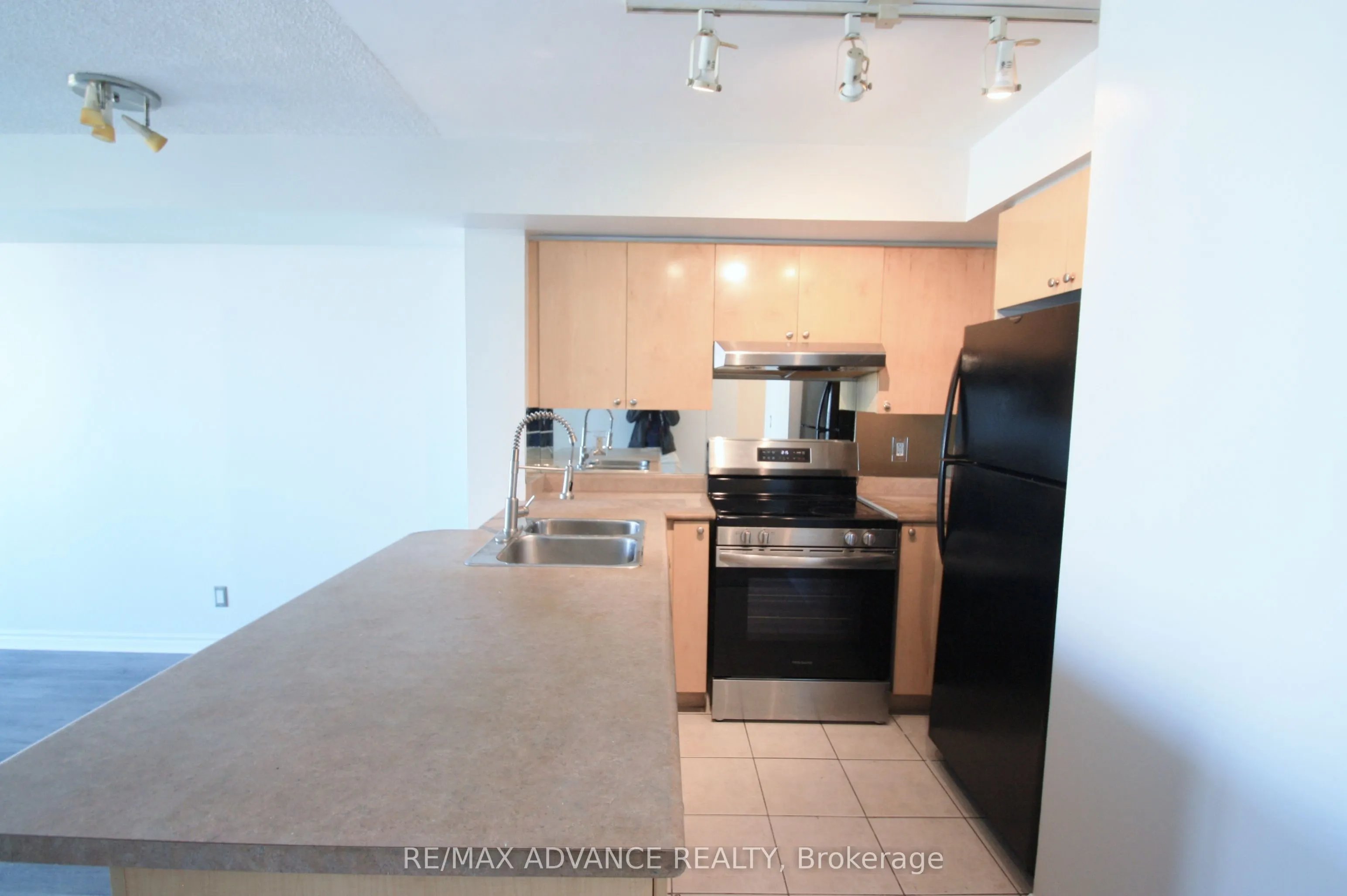 1 Elm Drive W #1601