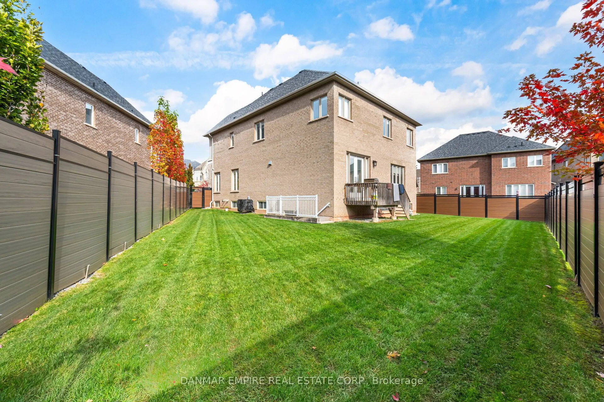2118 Vineland Crescent