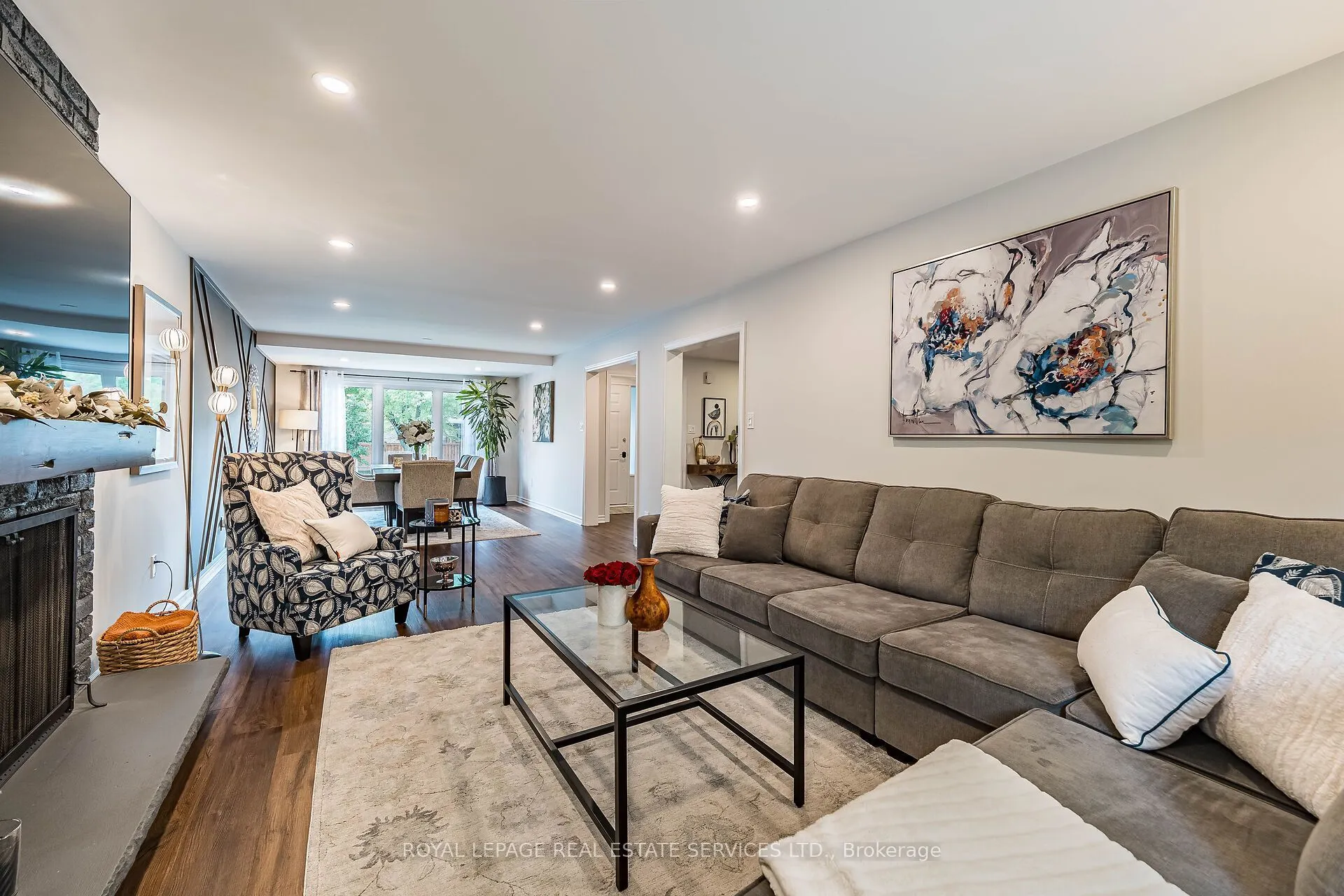 1045 Mannington Lane