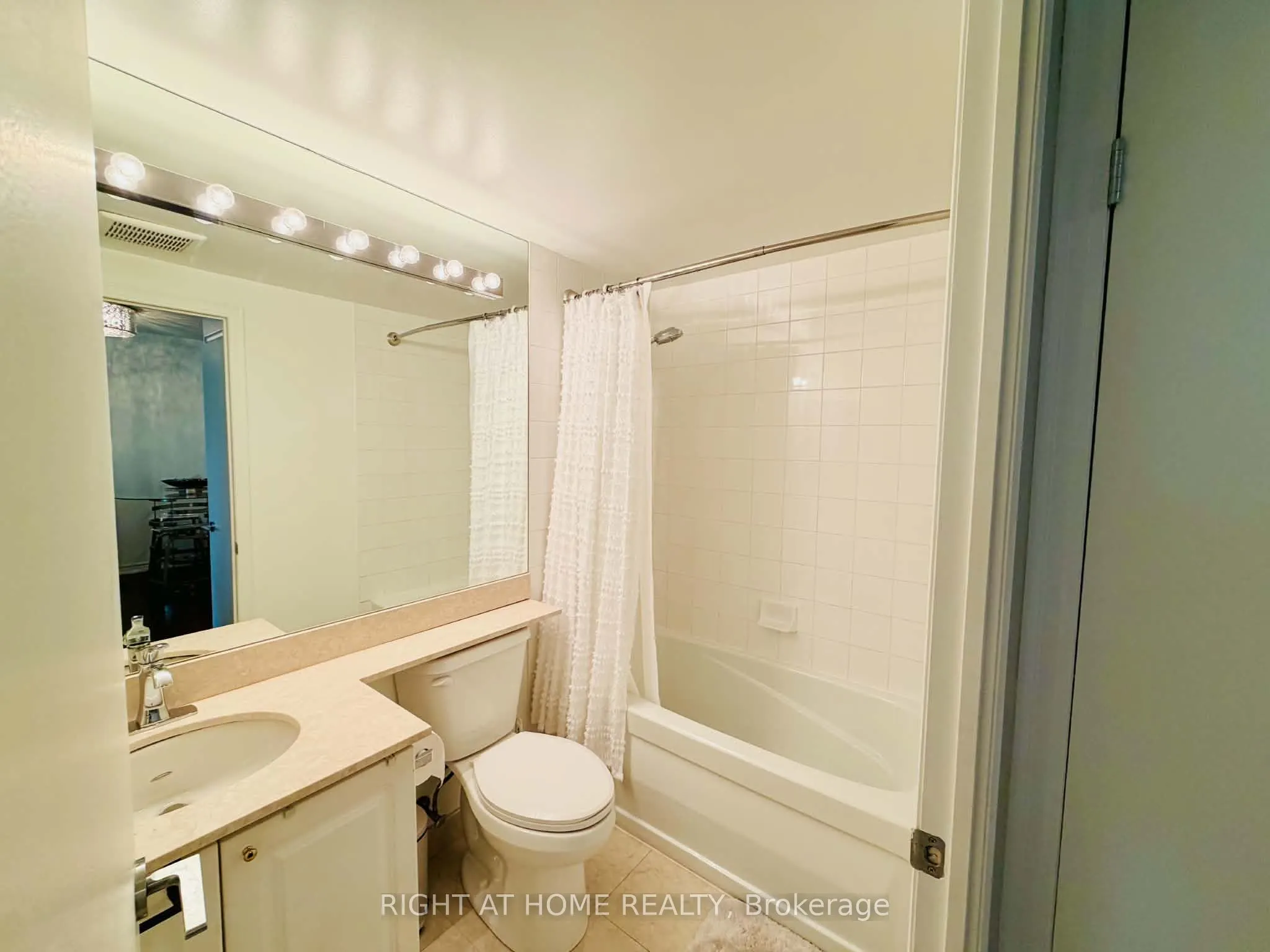38 Fontenay Court #06
