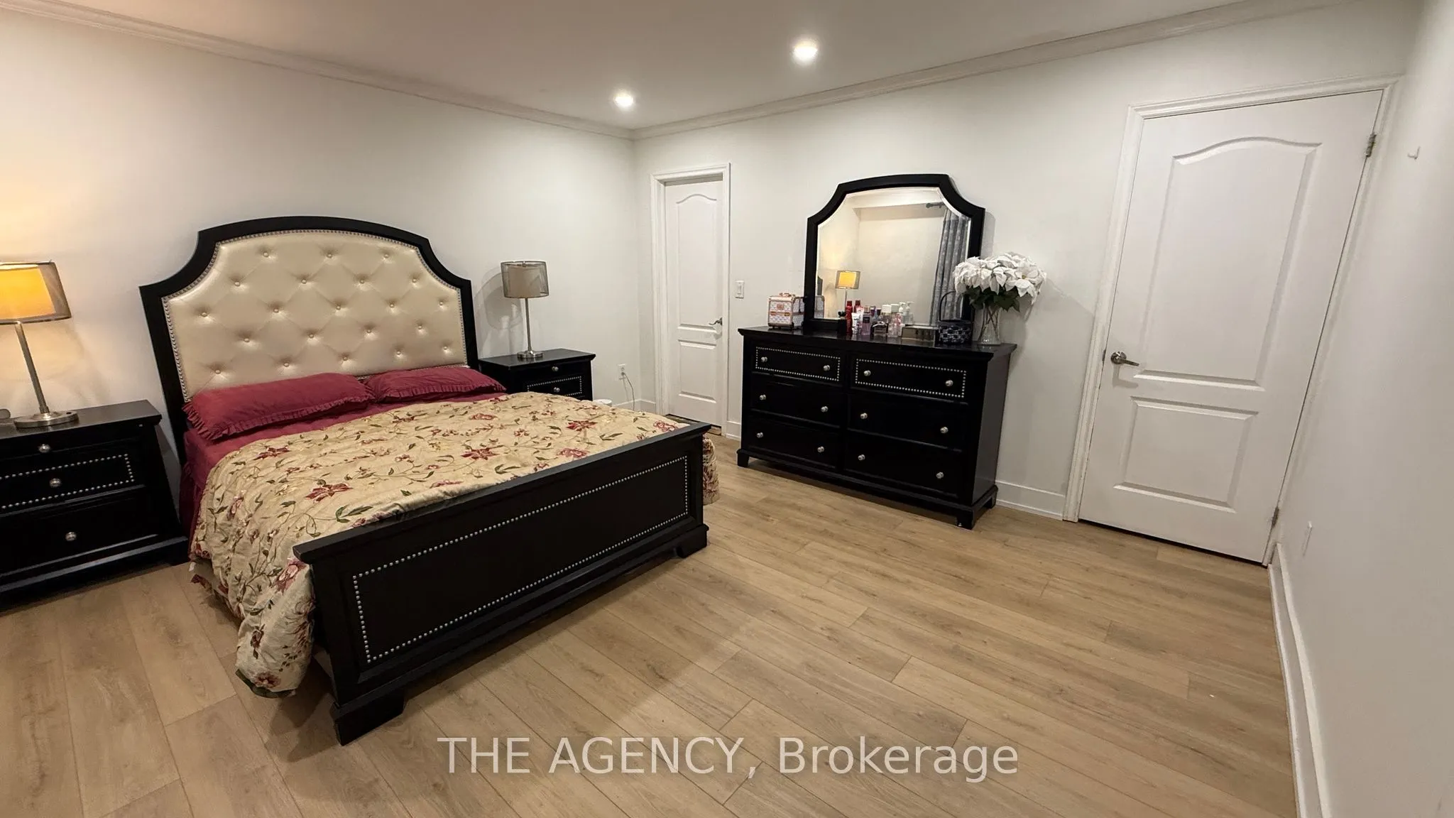 411 Laurier Avenue