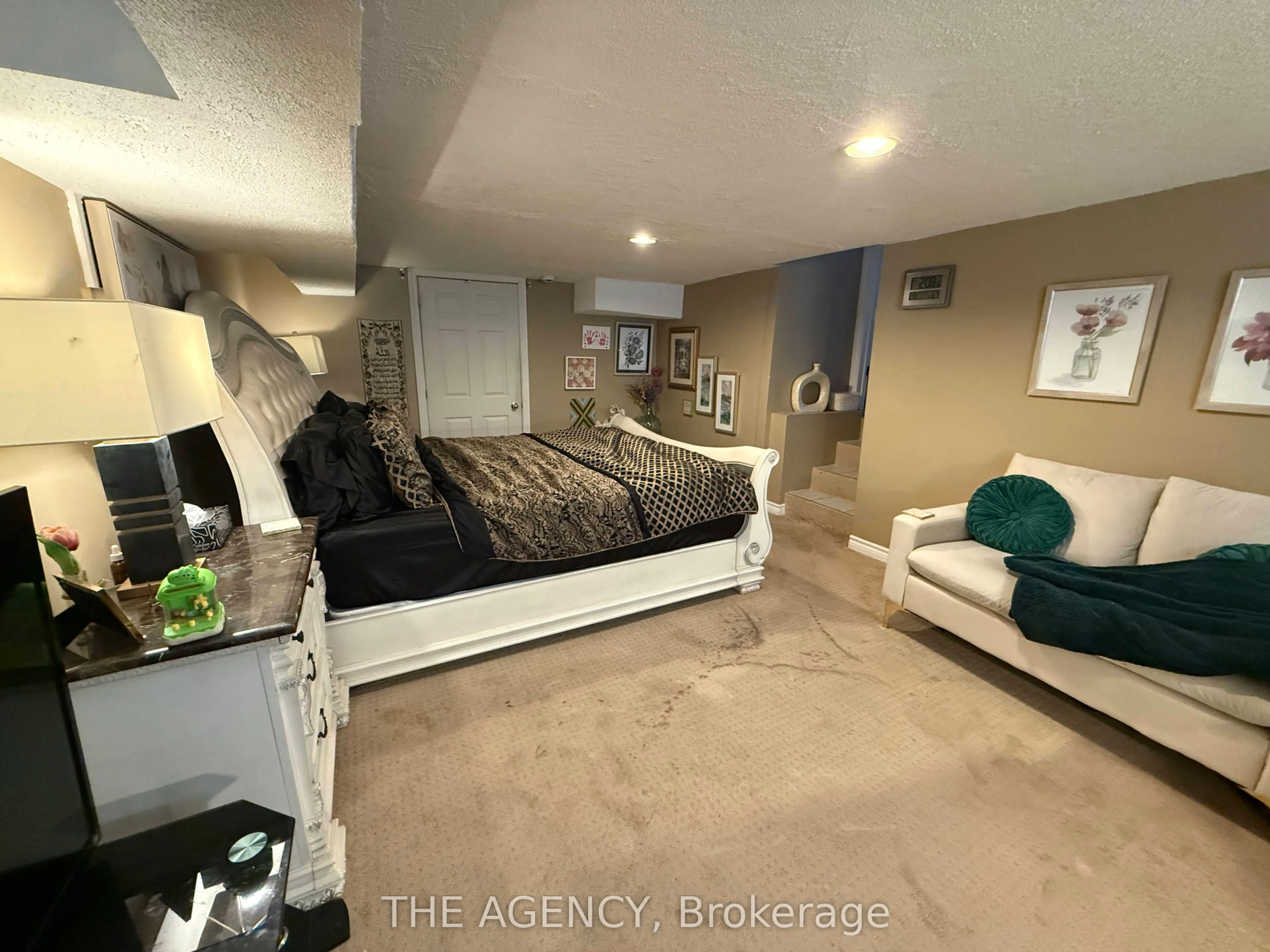 411 Laurier Avenue