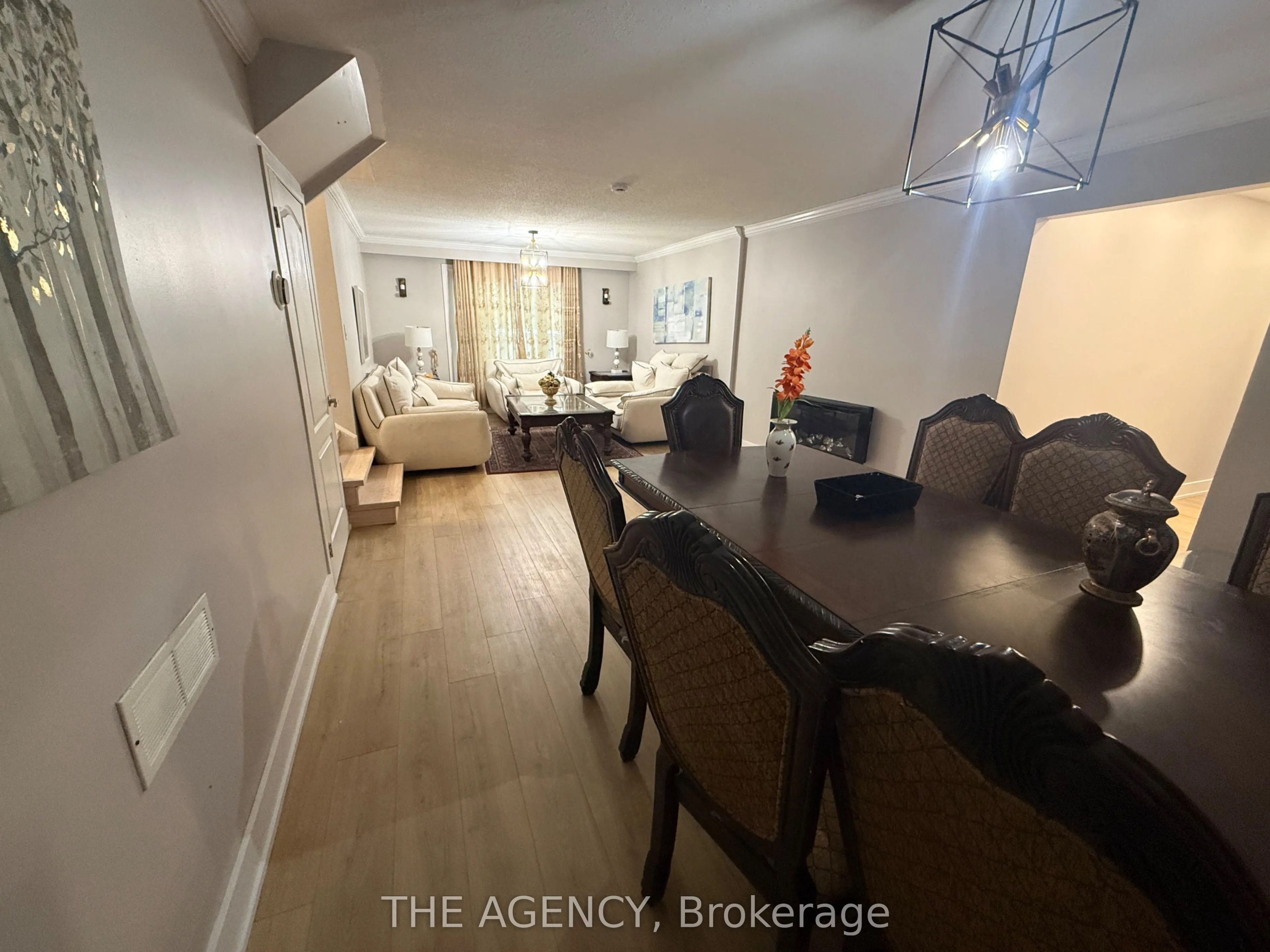 411 Laurier Avenue